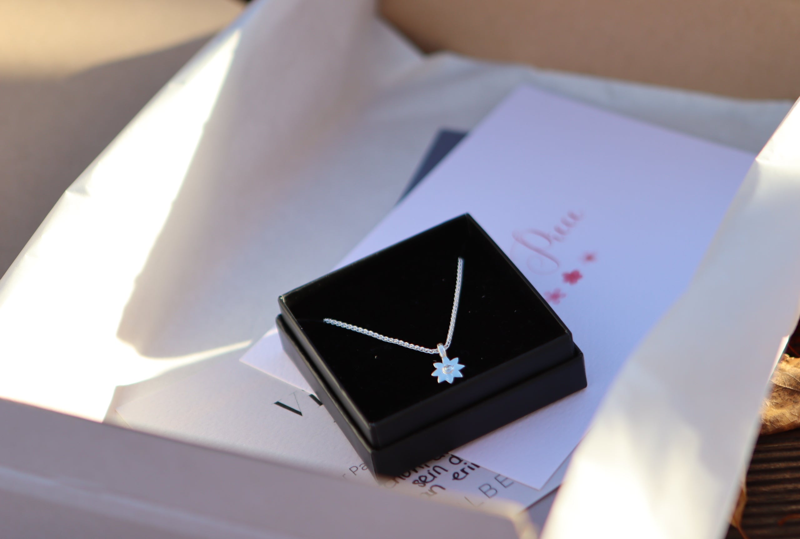 Kleiner Blumenanhänger "Pia Piece"