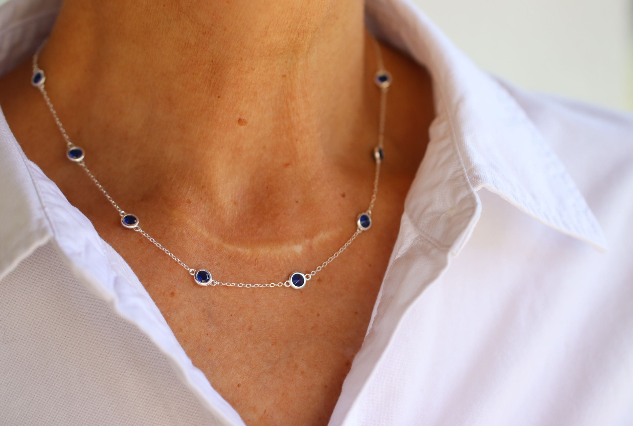 Feine Forzatina-Kette mit blauen Zirkonia-Steinen