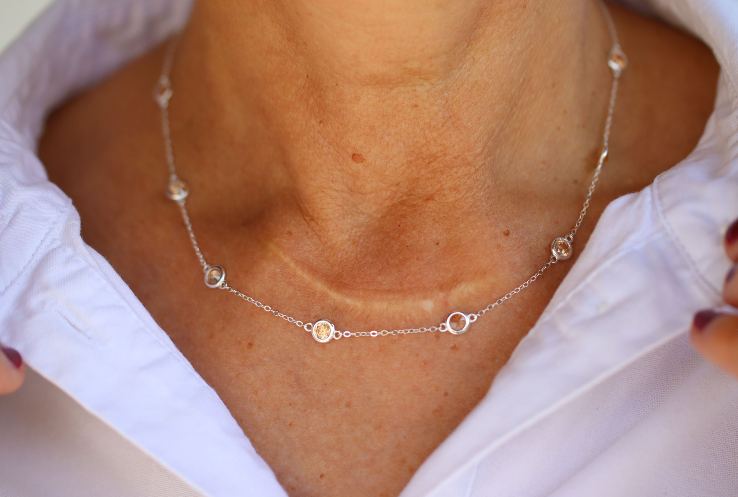 Feine Forzatina-Kette mit champagner-farbenen Zirkonia-Steinen