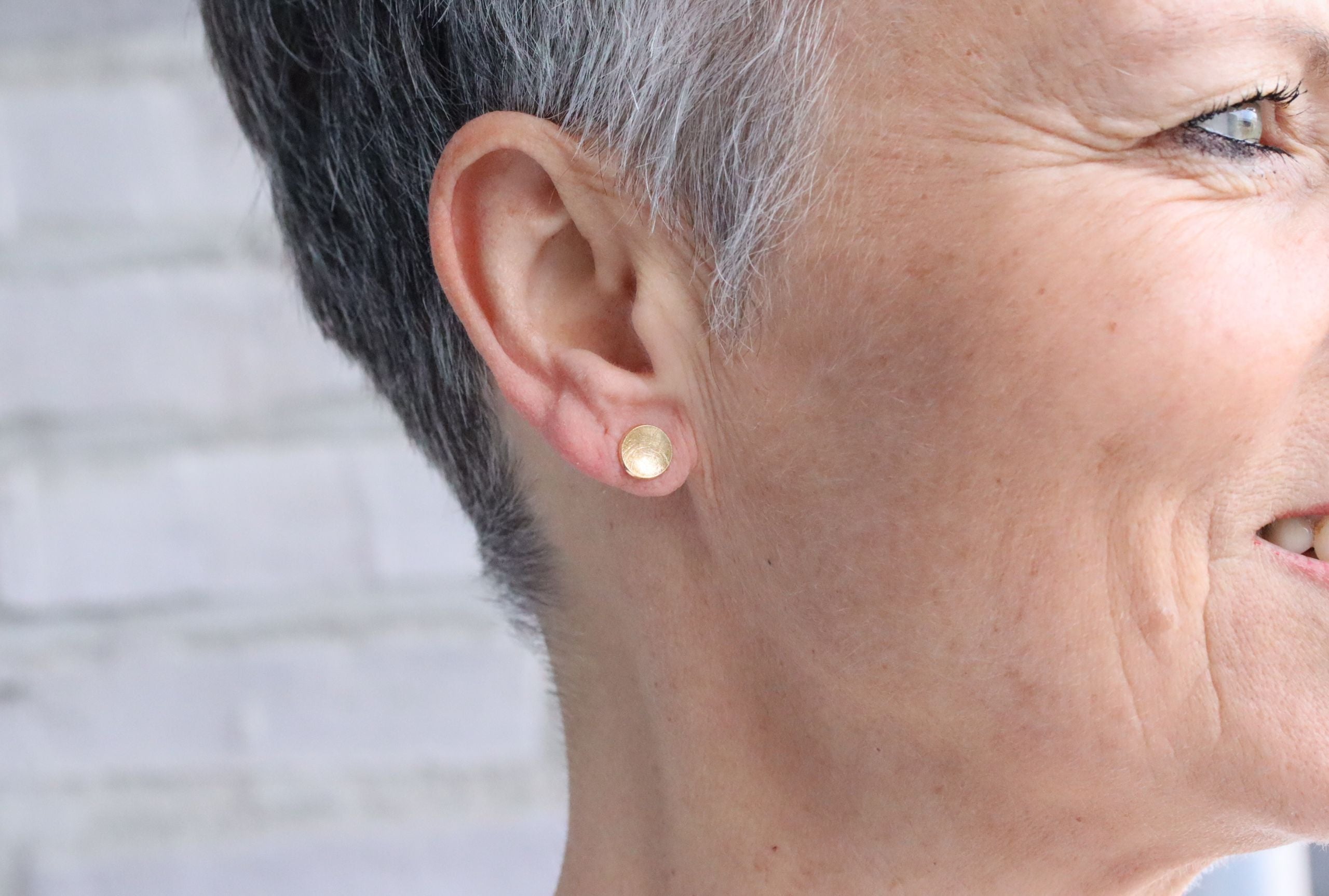 Ohrstecker "Kleine Schale" vergoldet
