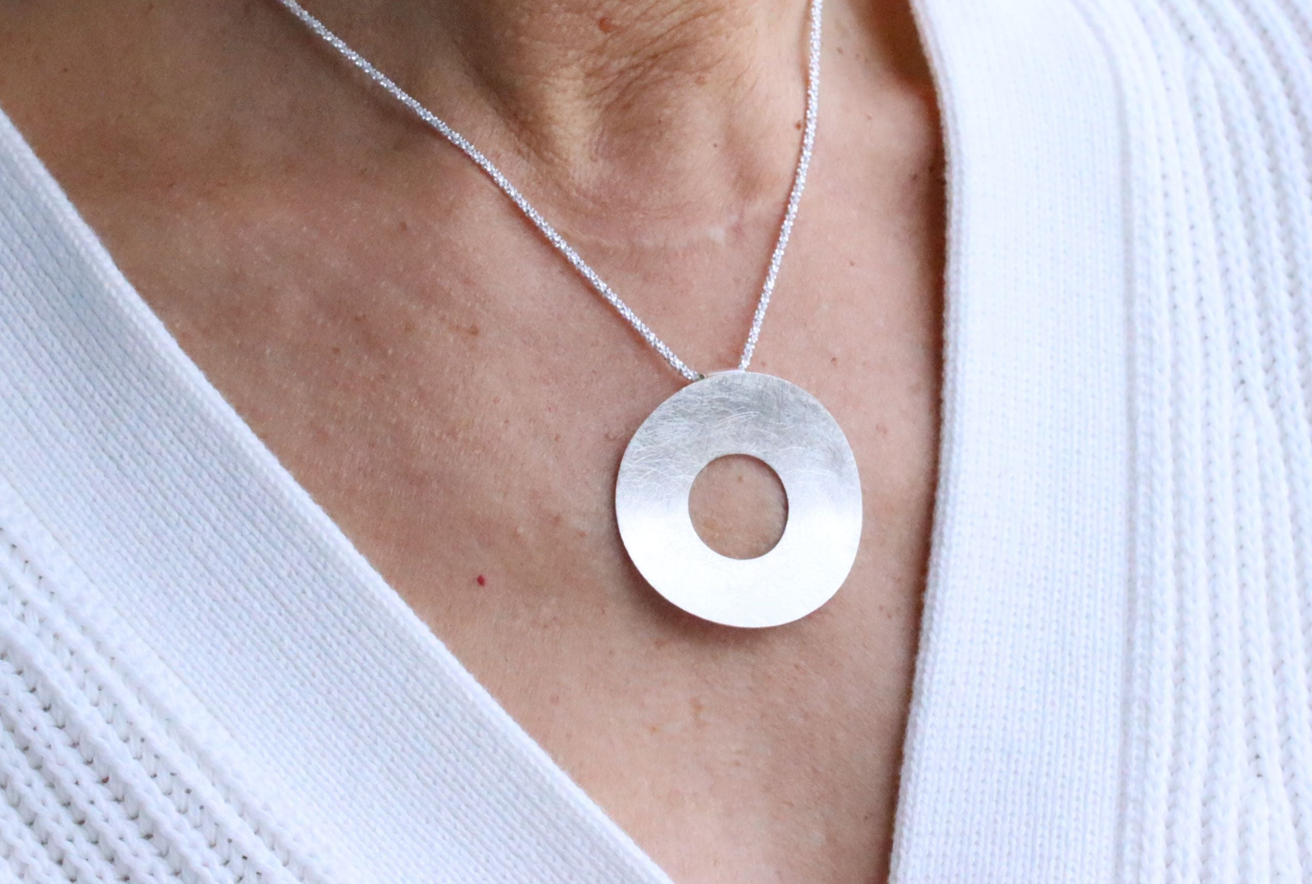 Großer Anhänger "Rund und Offen"