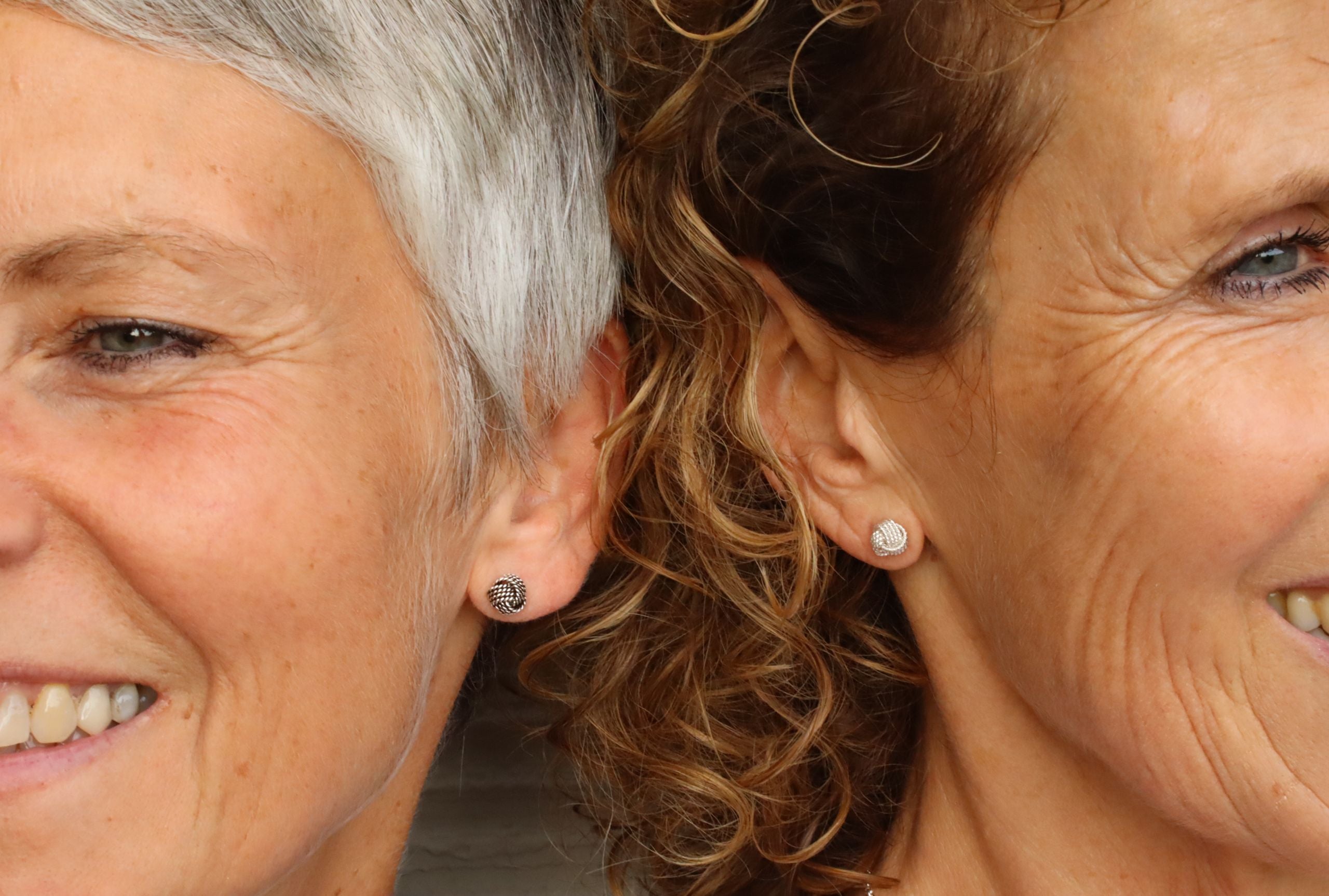 Ohrstecker "Love Knot" geschwärzt