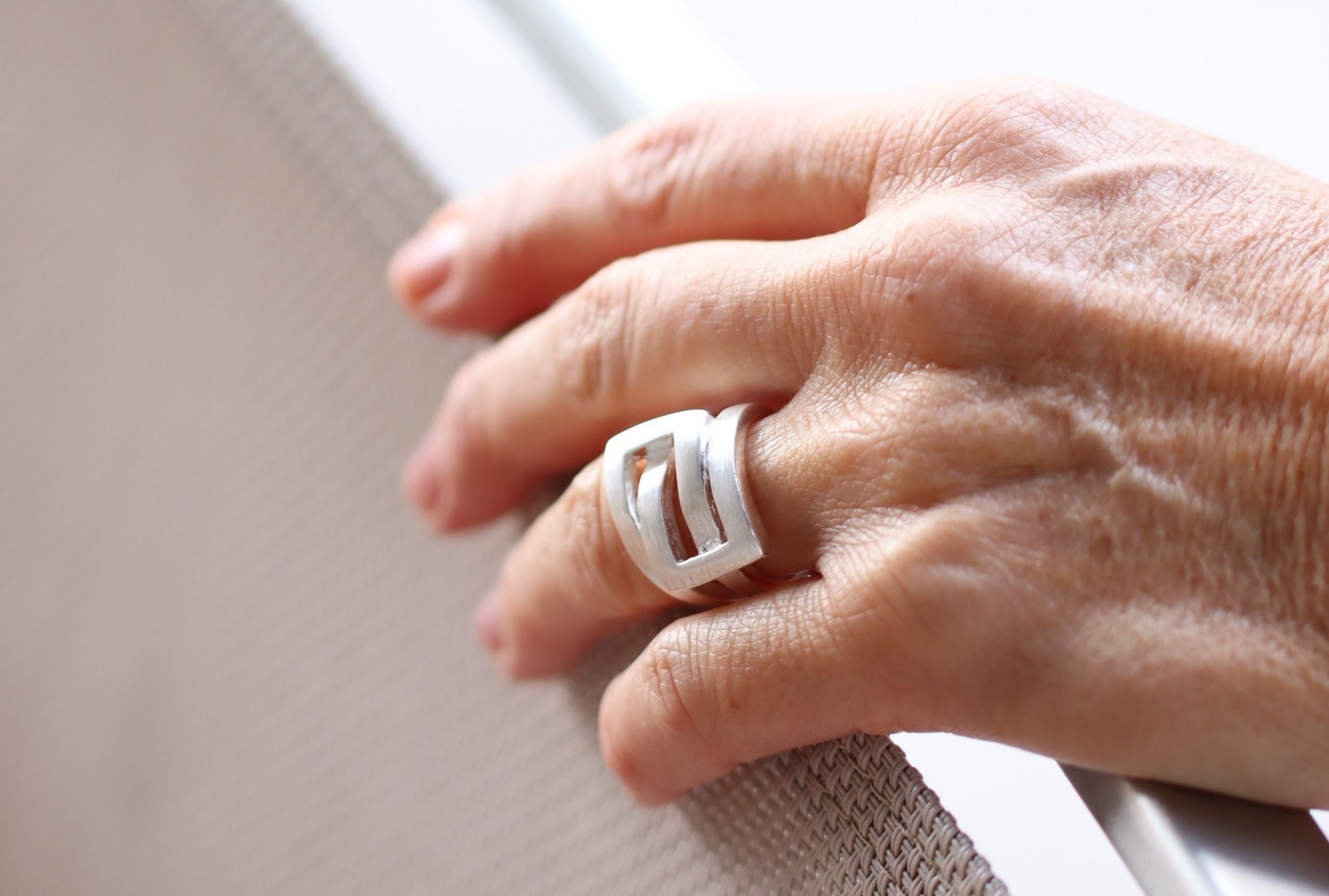 Ring "Ineinander umschlungen"