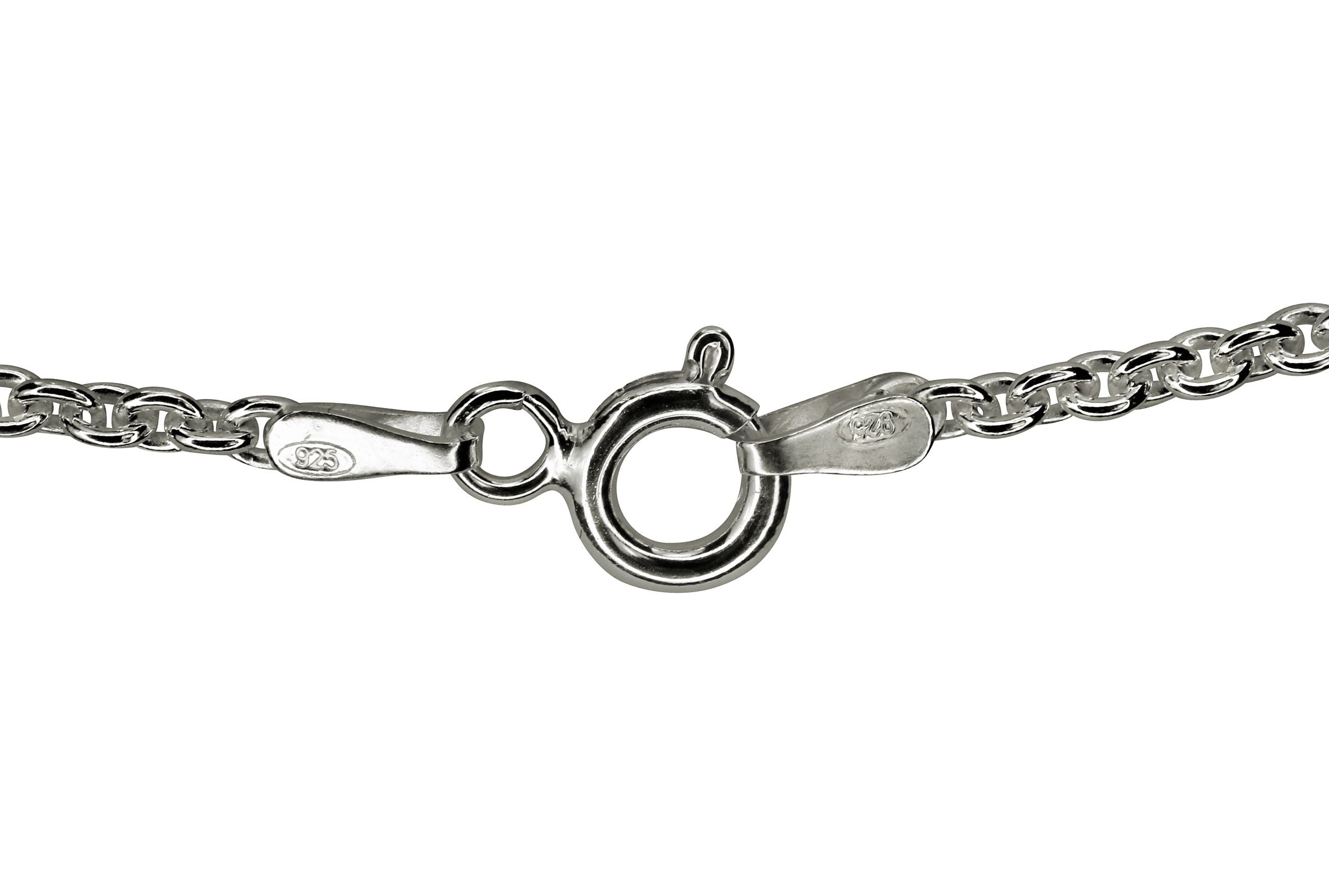 Eine Forzatinakette aus Silber für Damen. Schön zu sehen ist hier der Federringverschluss.