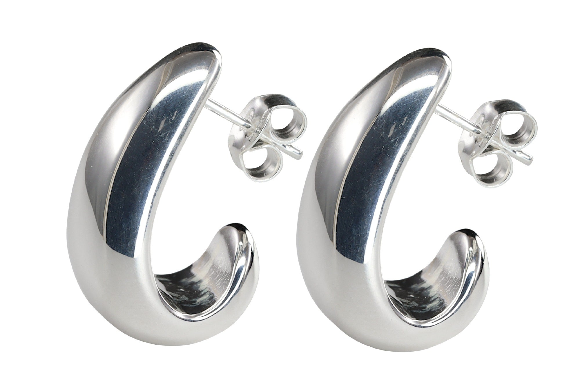 Auffällig-geschwungene Ohrstecker