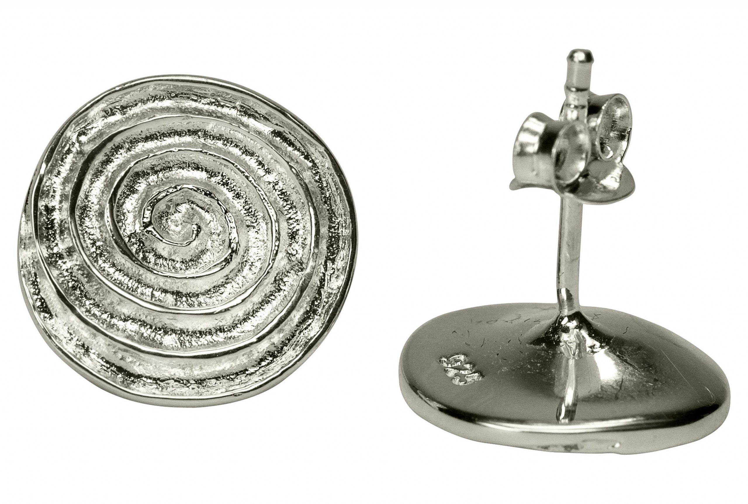 Gewölbte Ohrstecker mit Spiral-Muster