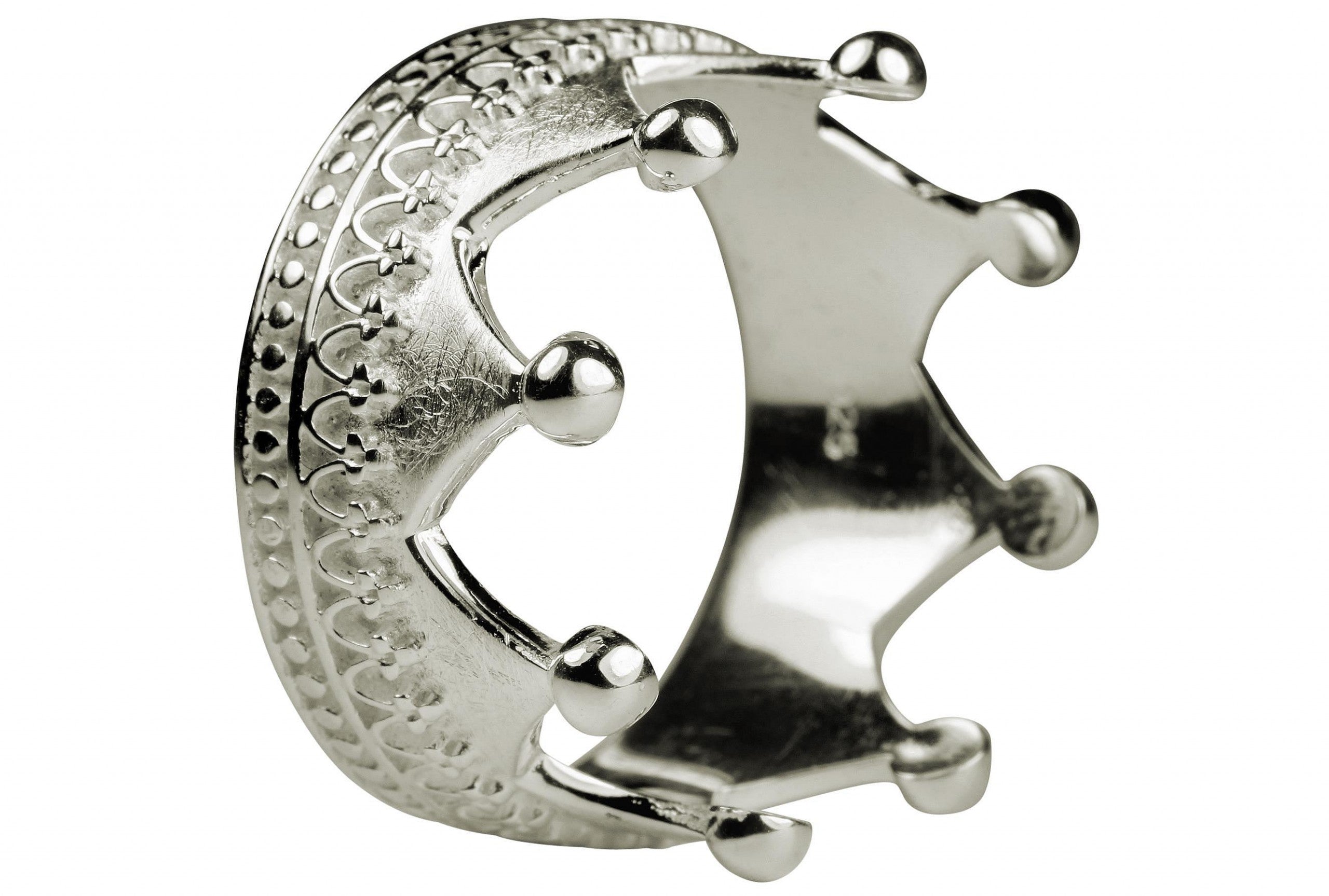 Ein Ring aus Silber für Damen im Kronendesign mit acht Zacken und ein rund umlaufenden Ornamentlötung.