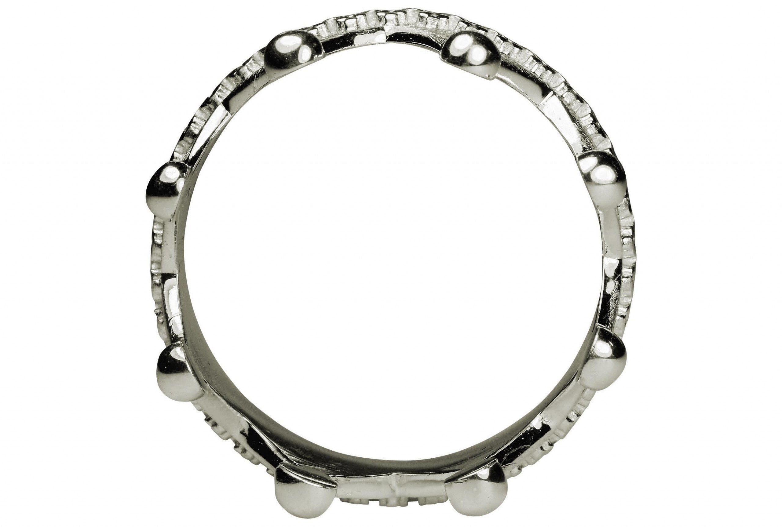 Ein Ring aus Silber für Damen im Kronendesign mit acht Zacken und ein rund umlaufenden Ornamentlötung.