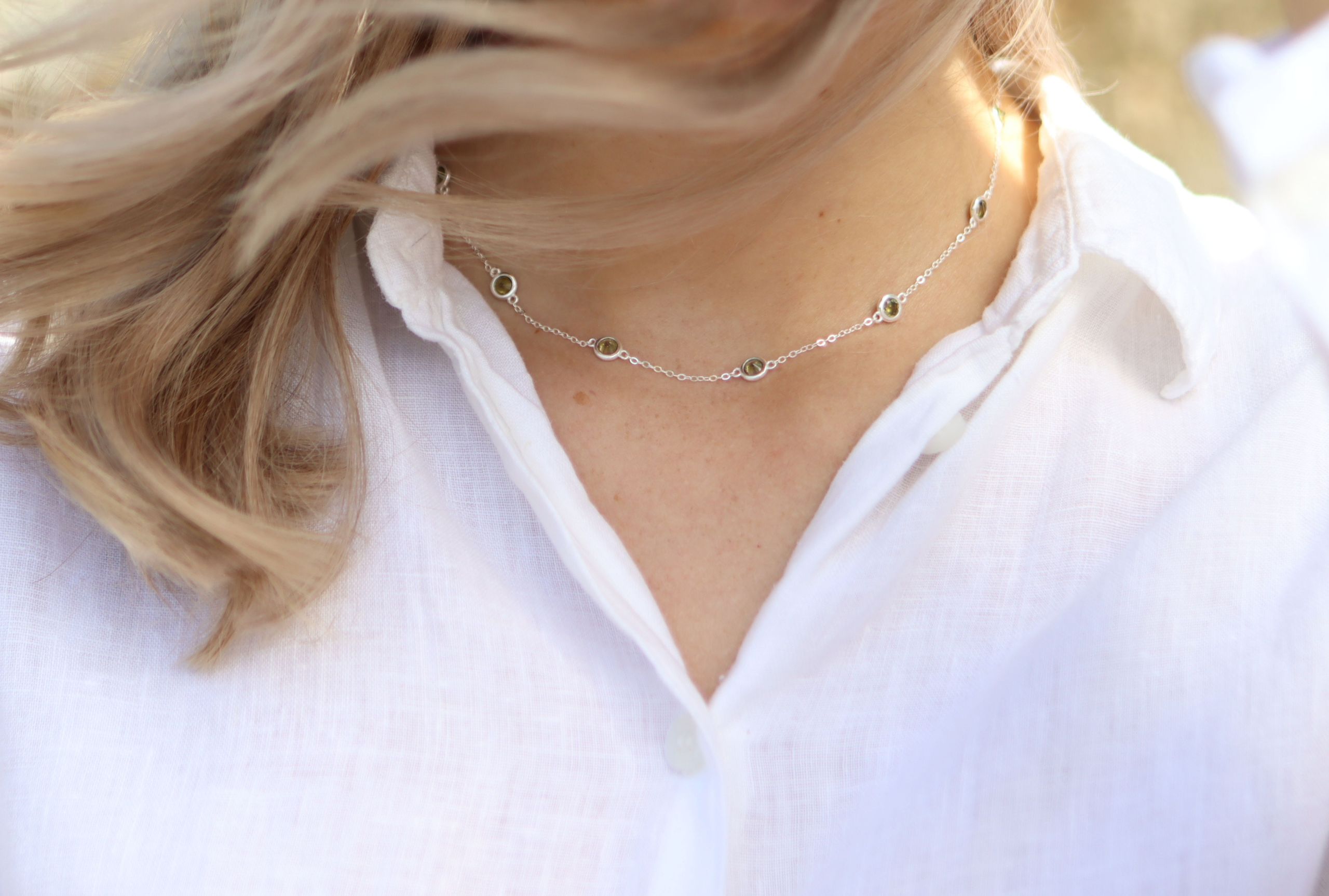 Feine Forzatina-Kette mit grünen Zirkonia-Steinen