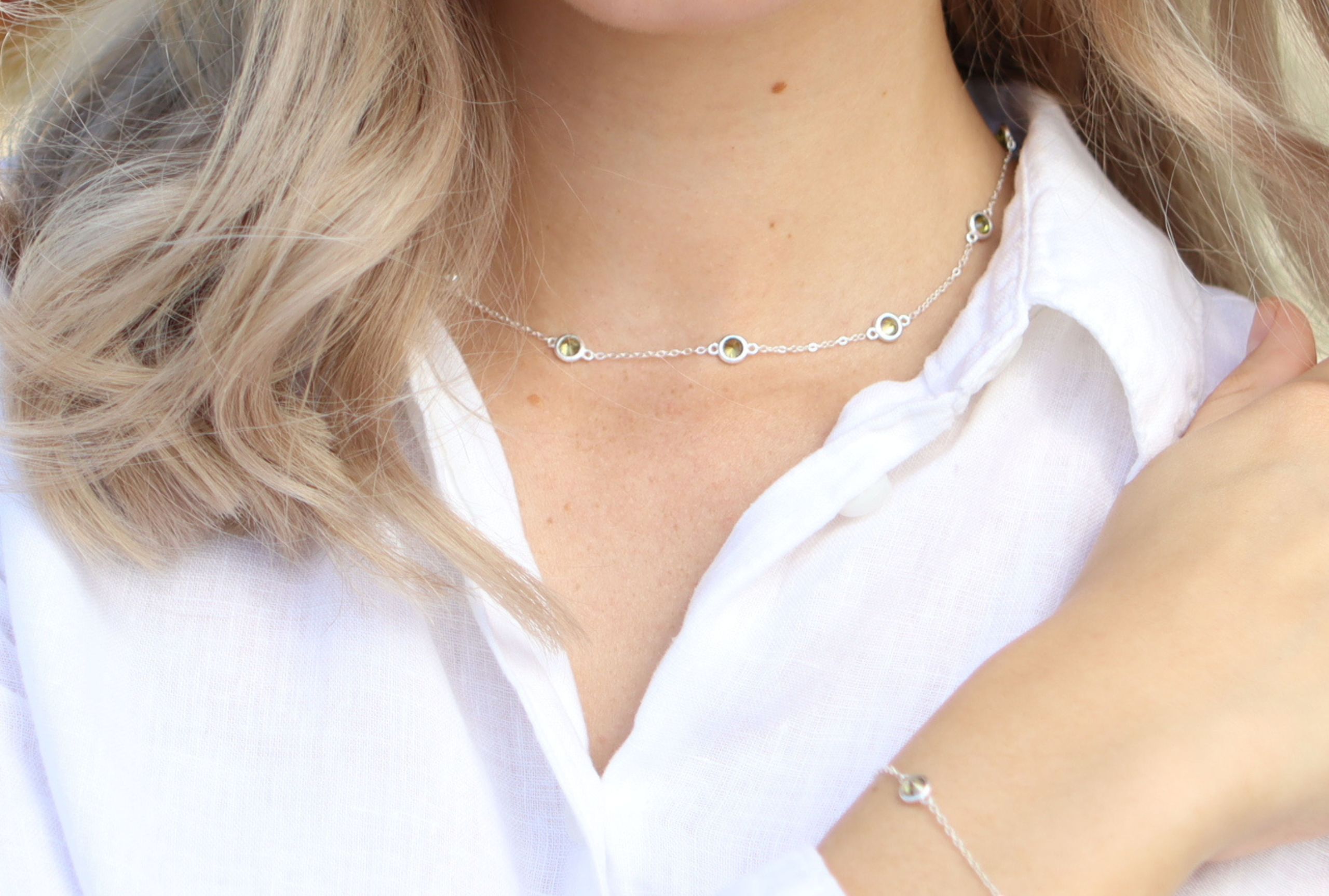 Feine Forzatina-Kette mit grünen Zirkonia-Steinen