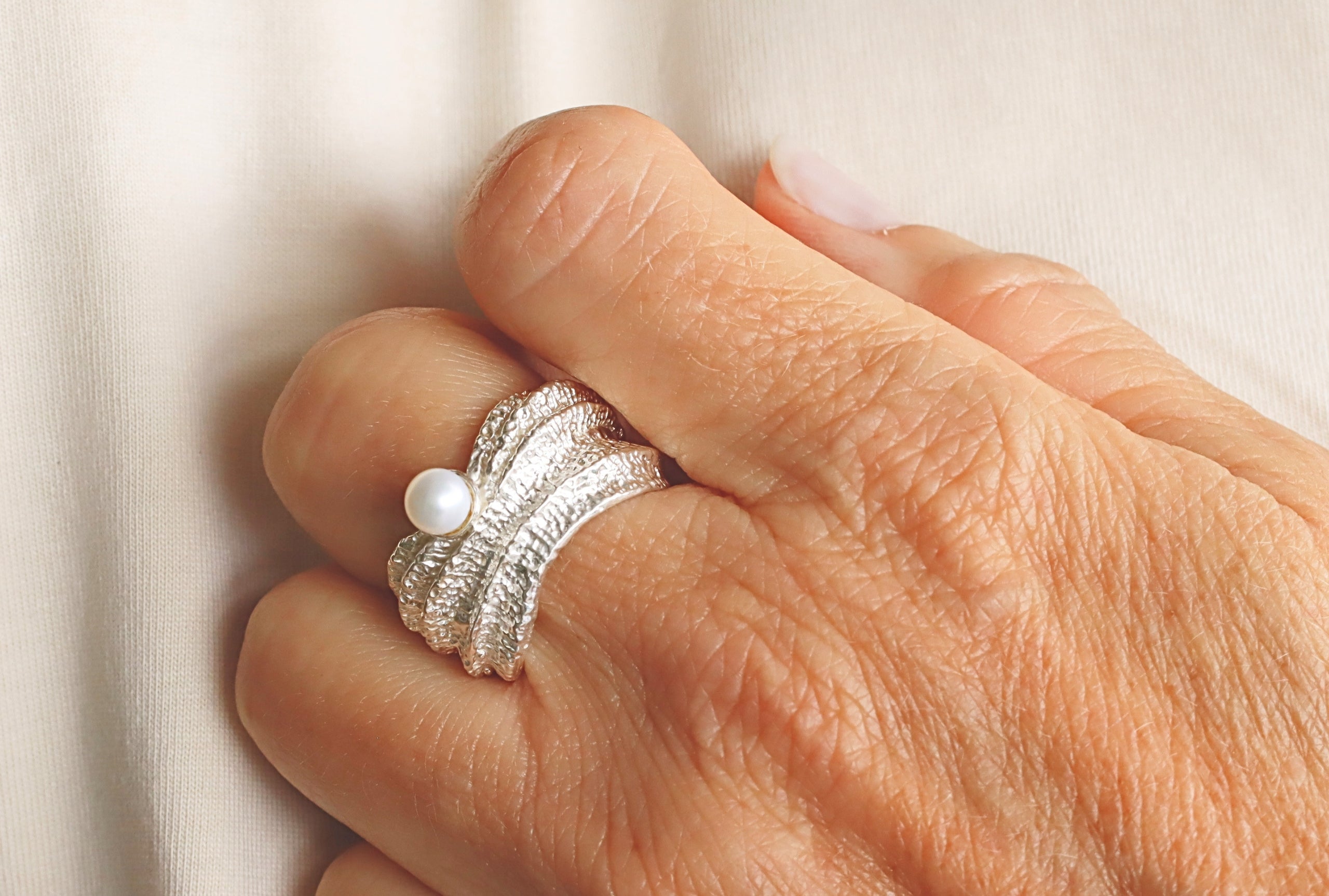Silberring mit kleiner Perle - Gr. 58