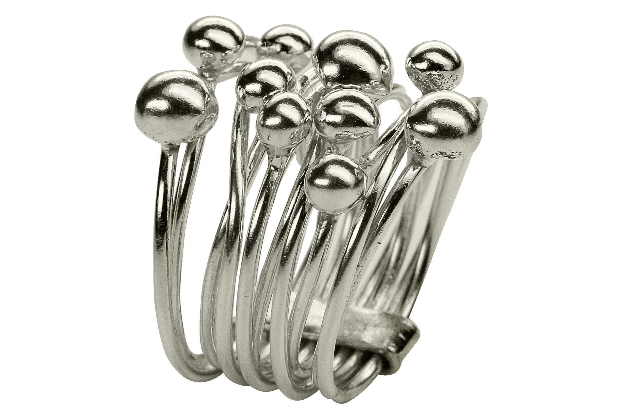Kugelring aus Silber für Damen bestehend aus zehn beweglichen kleinen Ringen auf denen jeweils eine kleine Kugel thront.