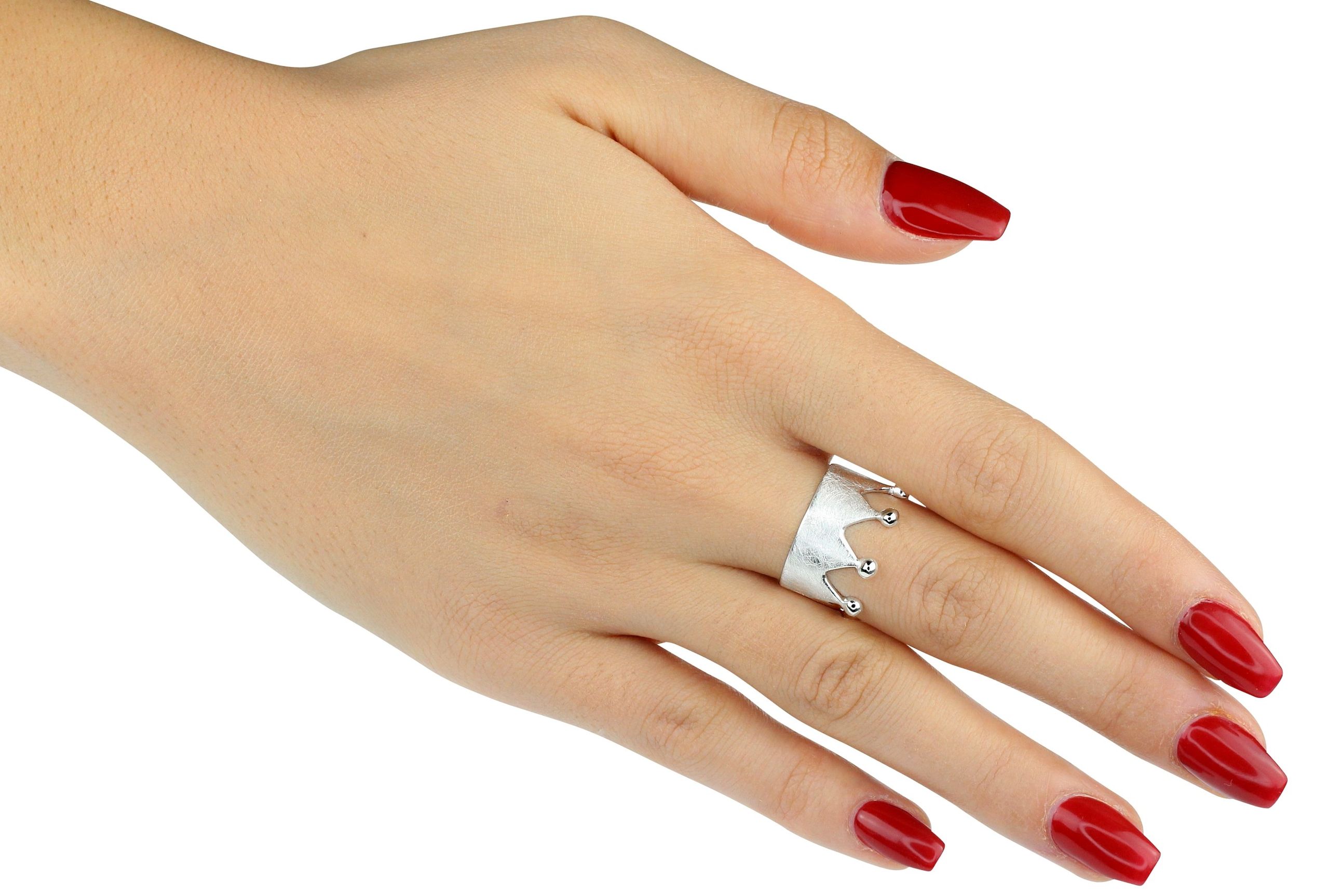 Silberner Kronenring mit acht Zacken. Der Ring ist innen glänzend und außen gebürstet. 