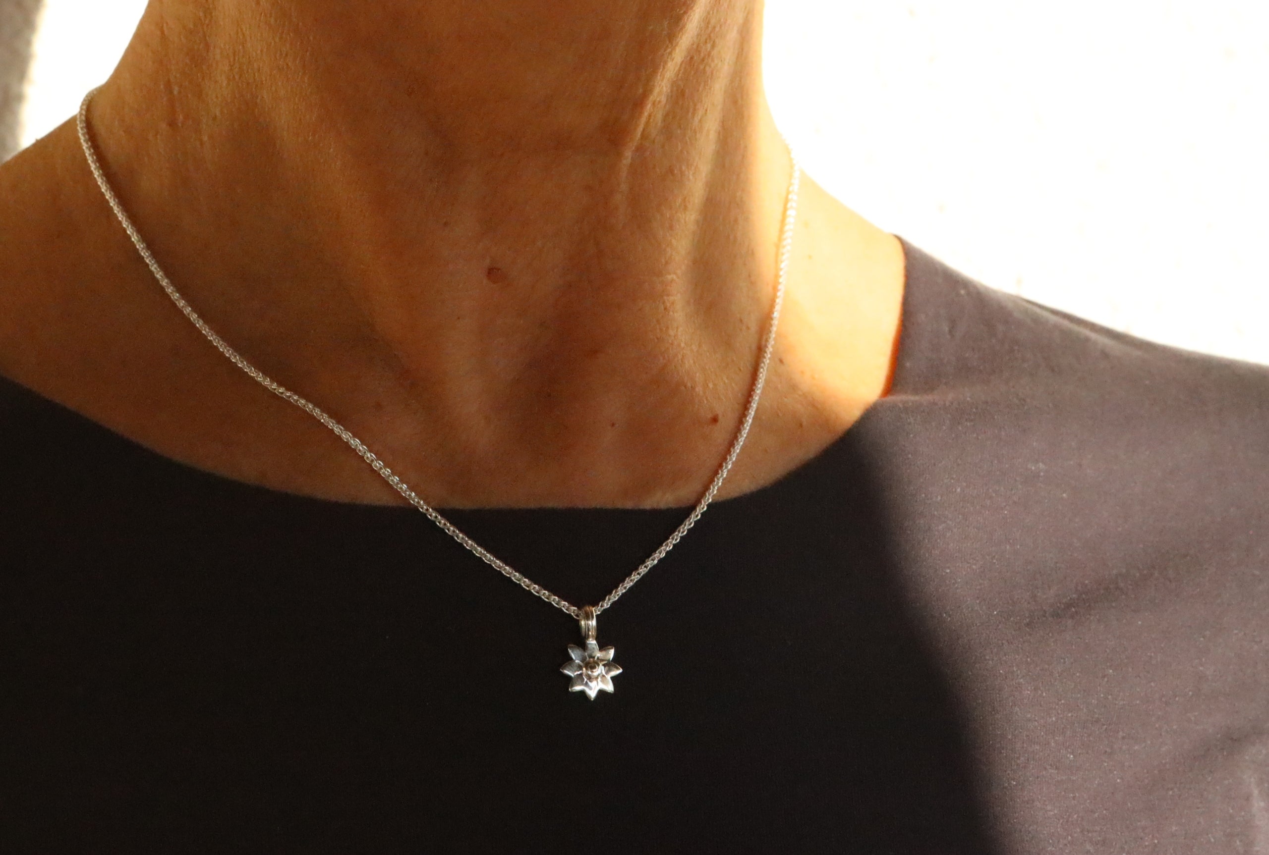 Kleiner Blumenanhänger "Pia Piece"