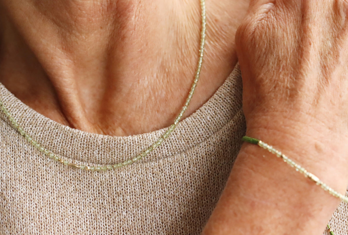 Fein-gefädelte Peridot-Edelsteinkette