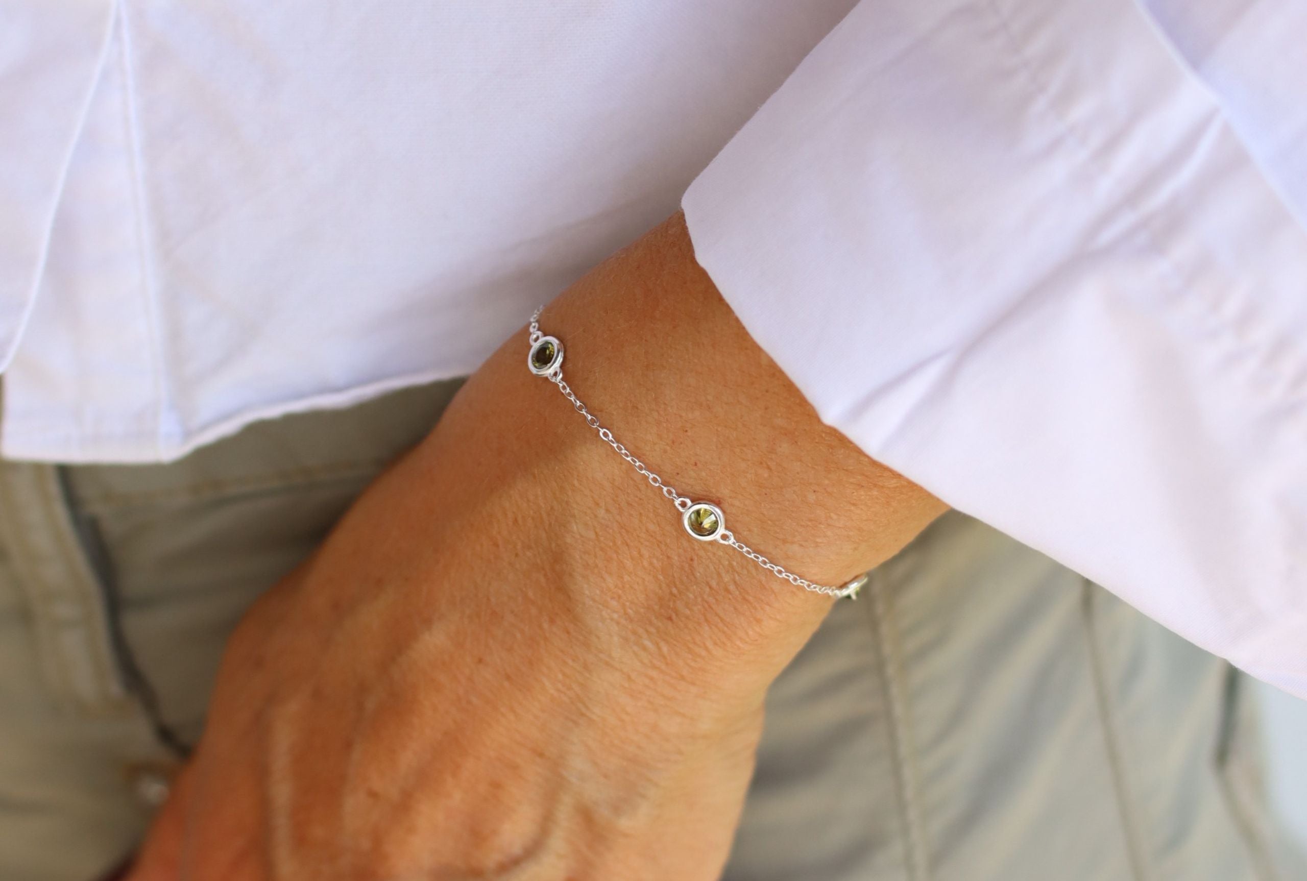 Feines Forzatina-Armband mit grünen Zirkonia-Steinen