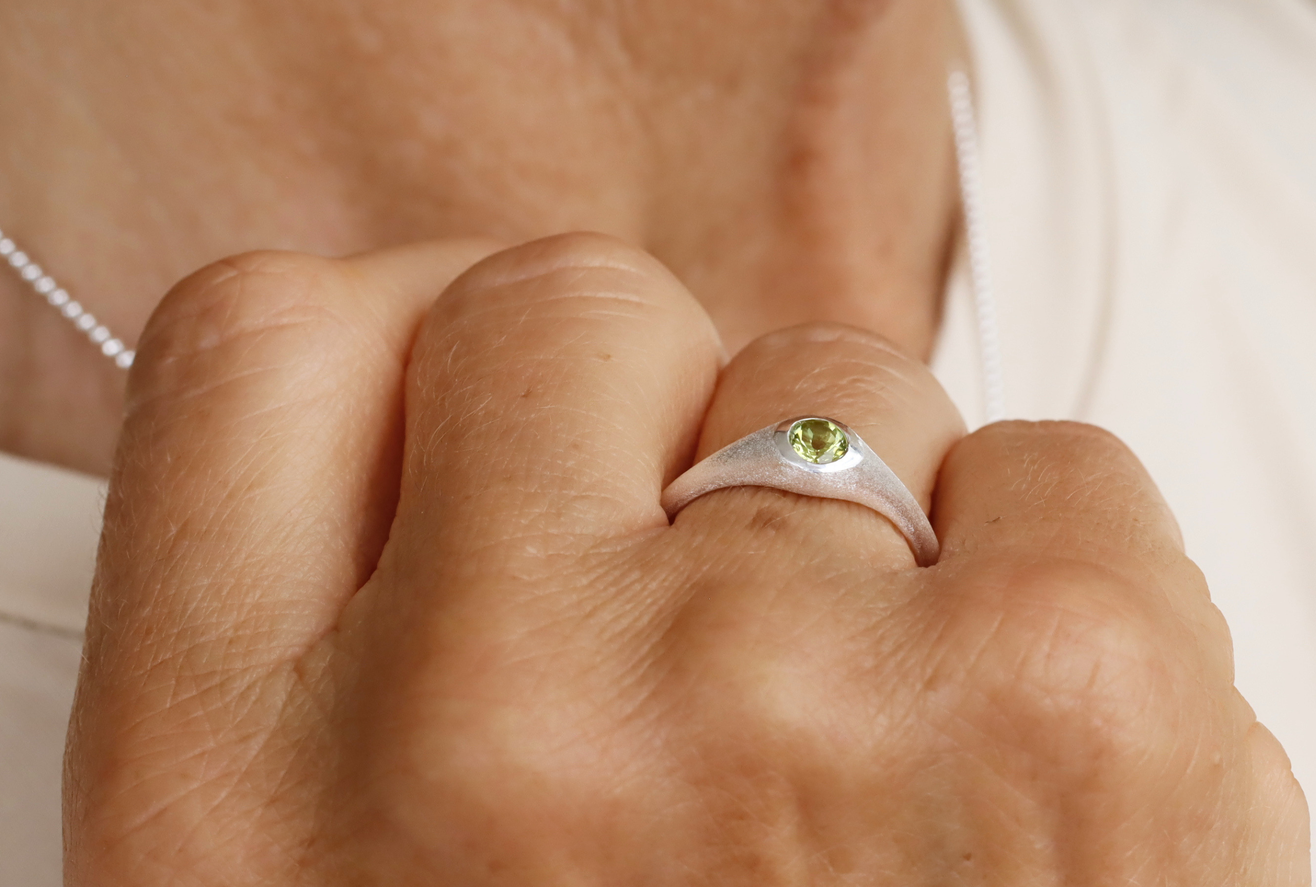 Feiner Peridot Ring