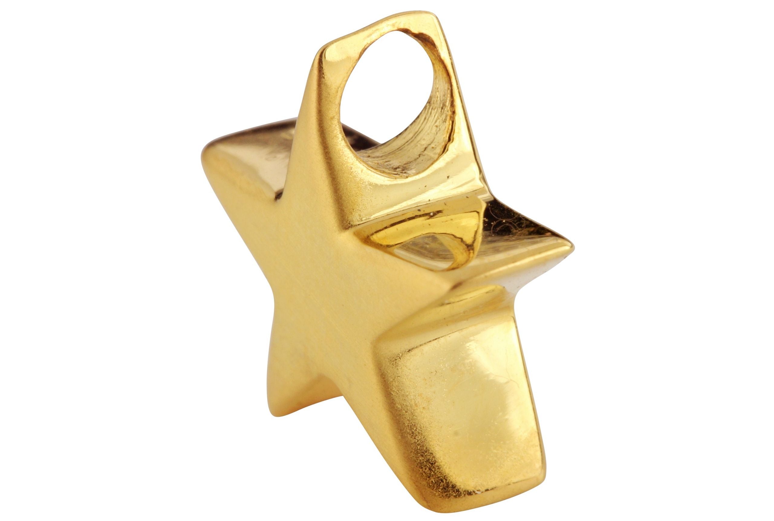 Massiv gearbeiteter Sternchen Anhänger aus Silber mit vergoldeter Oberfläche, bei dem die Kette durch eine seitlich gebohrte Öse gefädelt wird.