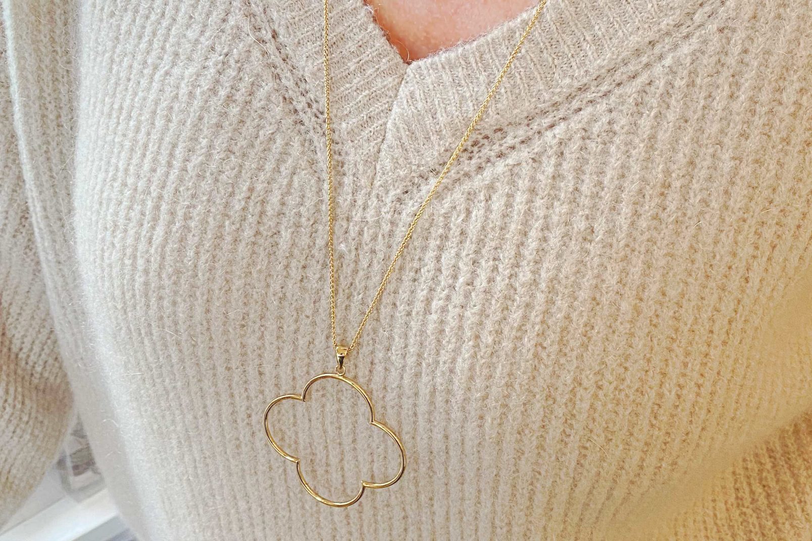 Vergoldeter großer Kleeblatt Anhänger