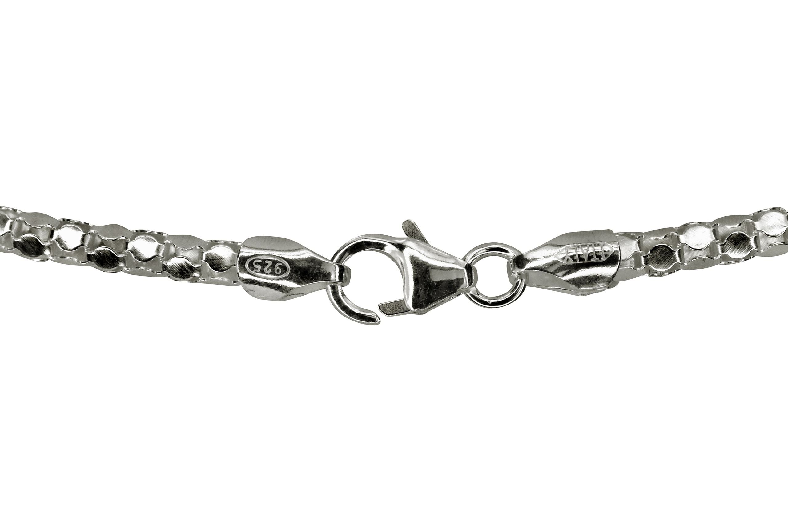 Eine Popcornkette aus Silber für Damen mit einem eleganten Geflecht. Im Fokus hier der Karabinerverschluss.