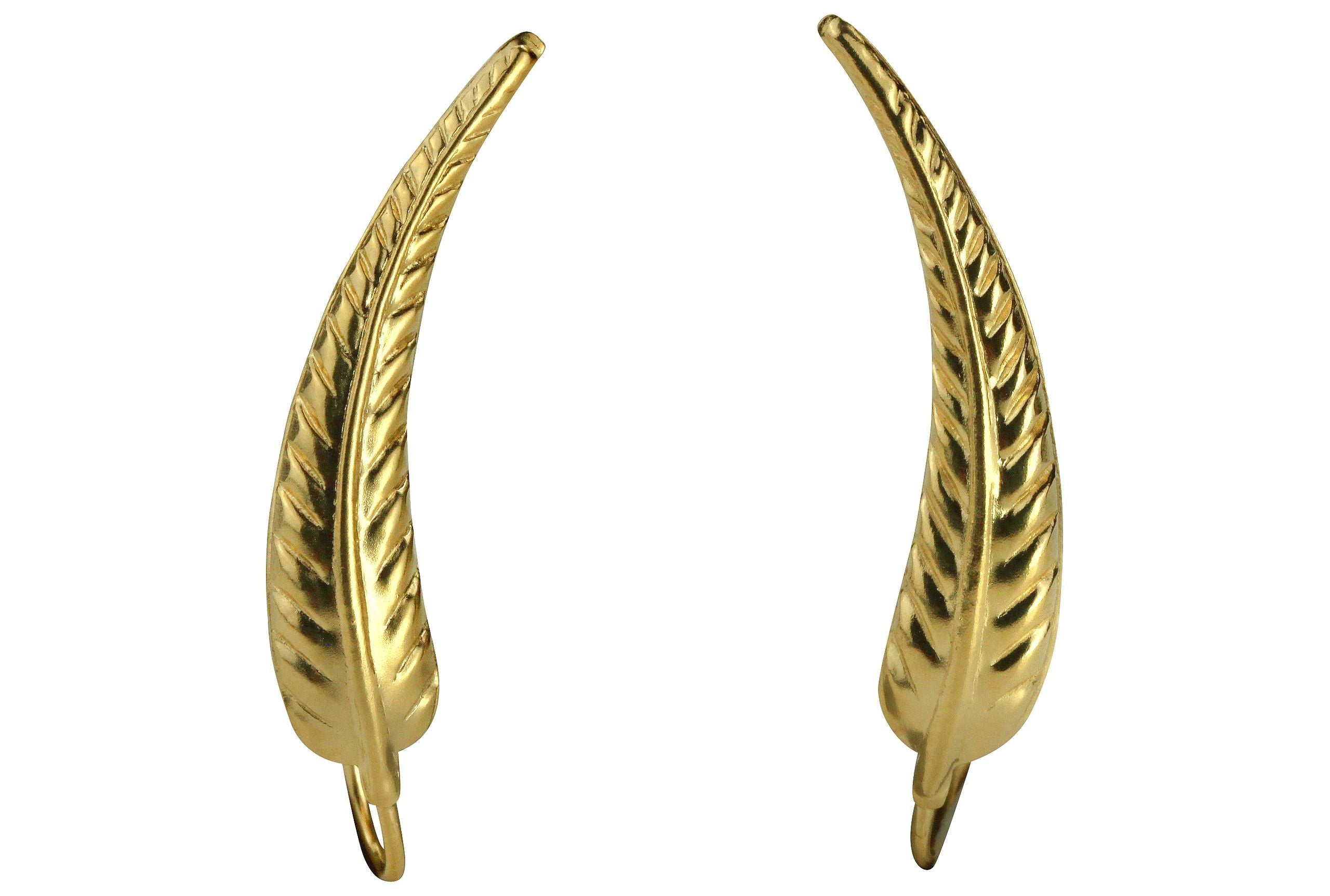 Ein Paar Earcuffs in Form eines kleinen Blattes aus vergoldetem Silber für Damen.