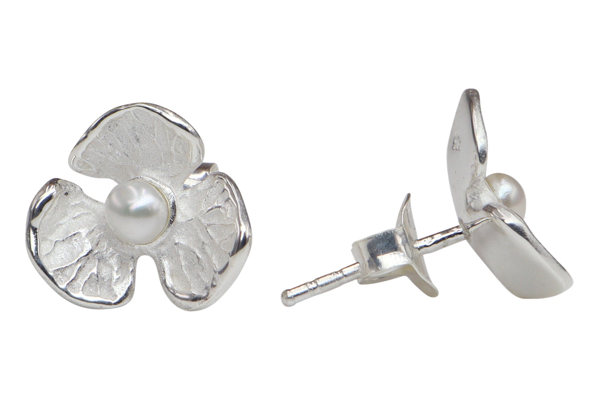 Elegante Ohrstecker "Blüte mit Perle"