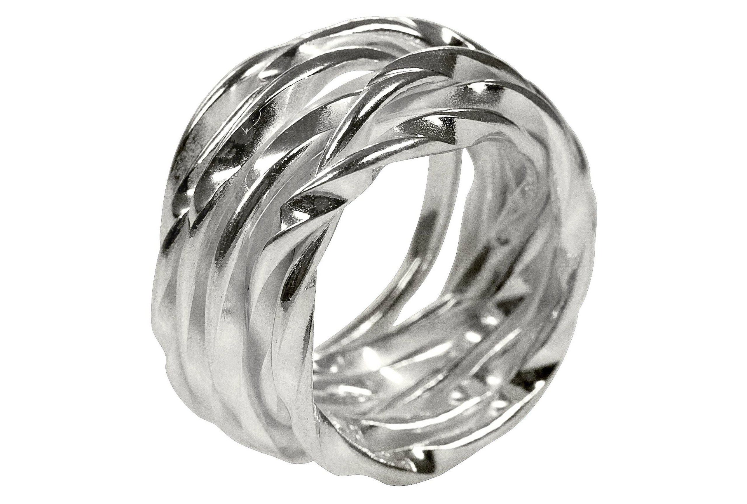 Ein Wickelring aus Silber für Damen, gearbeitet aus einem schlanken leicht gekordelten Strang, der sich mehrfach um den Finger wickelt.