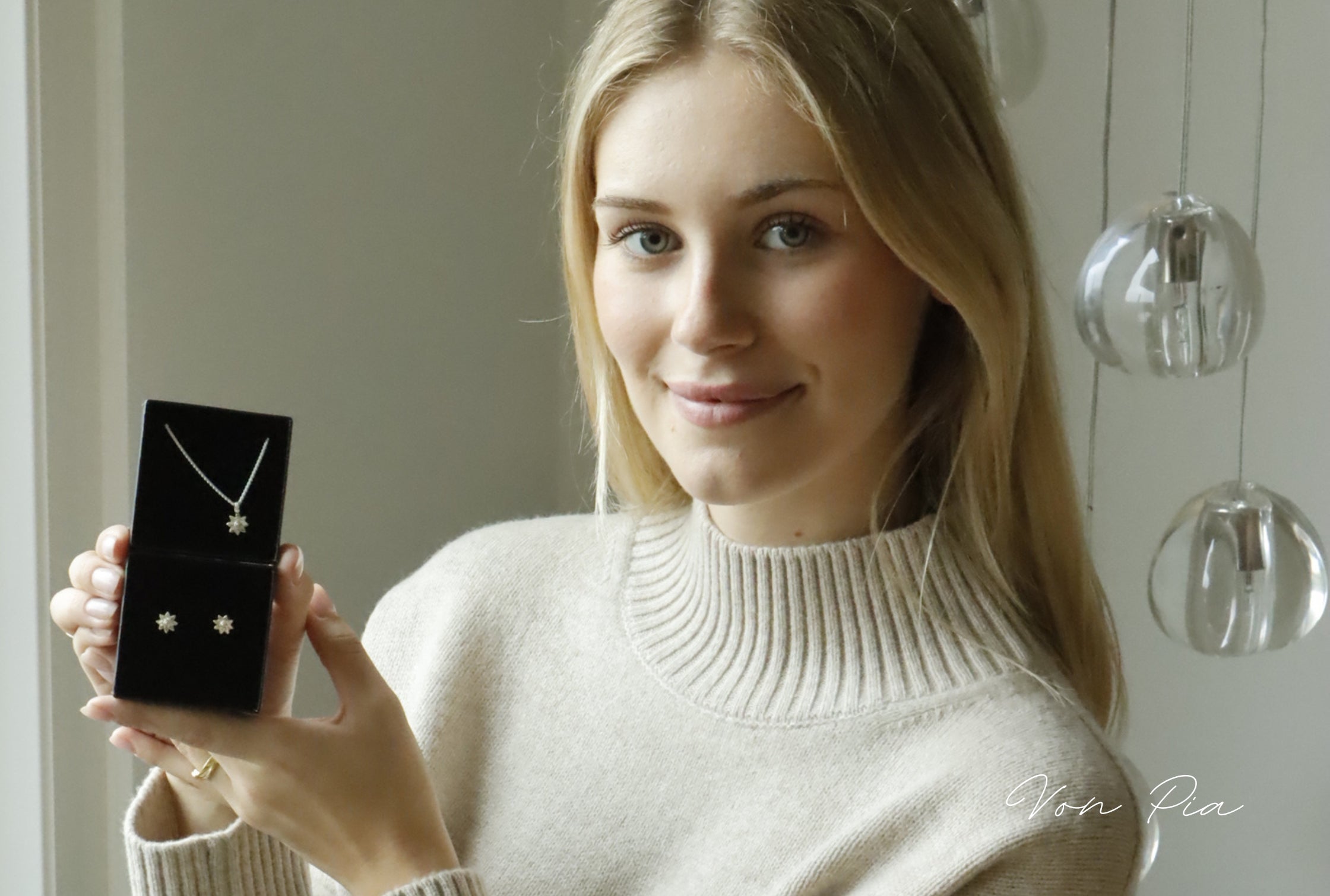 Kleiner Blumenanhänger "Pia Piece"