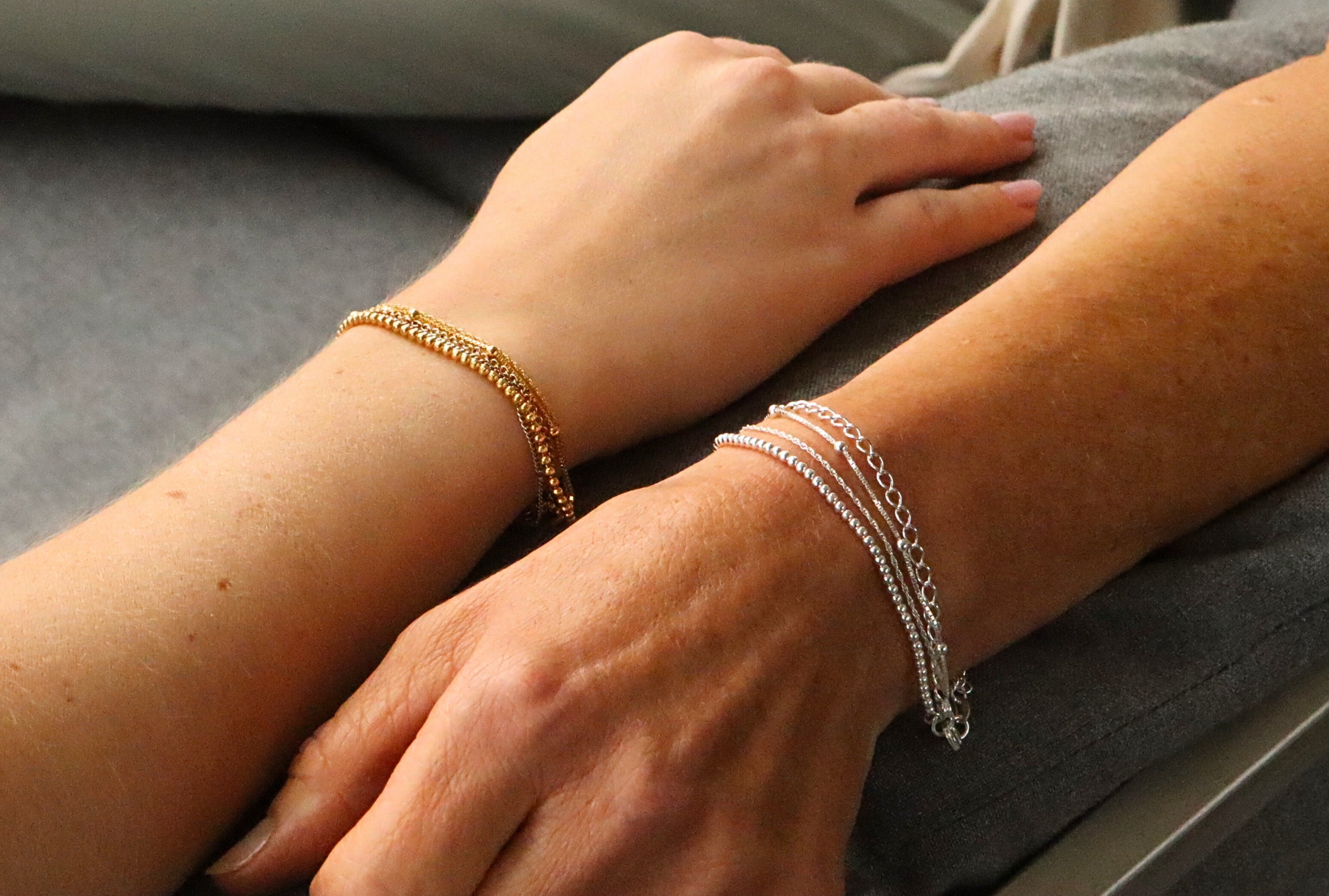 Vergoldetes Multifili-Armband mit Kugel-Geflechten