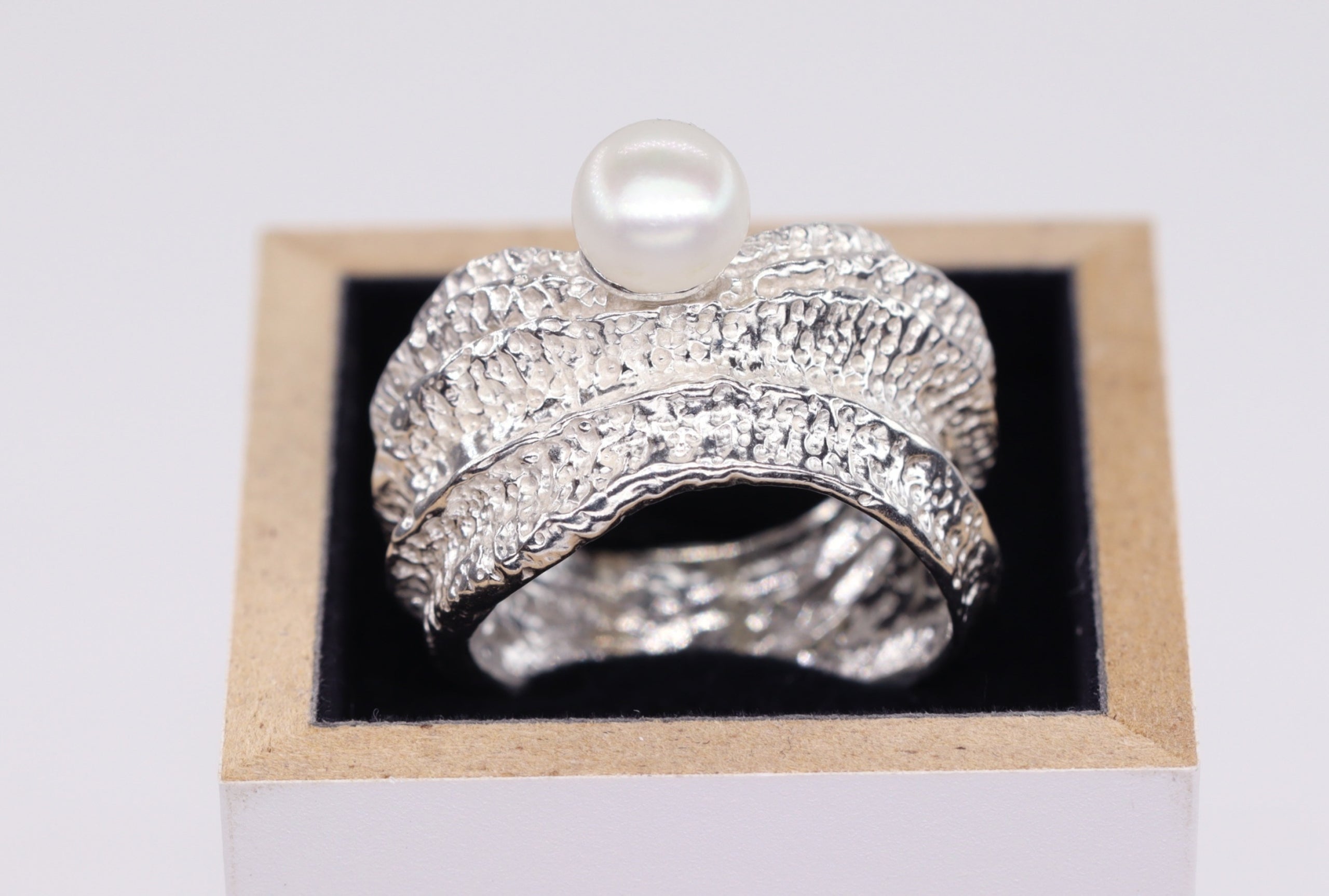 Silberring mit großer Perle - Gr. 56