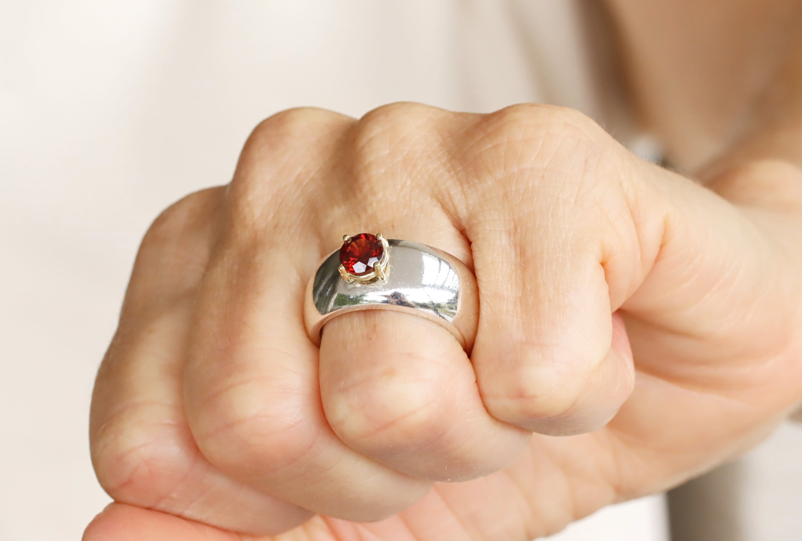 Ring mit rotem Granat - Gr. 58