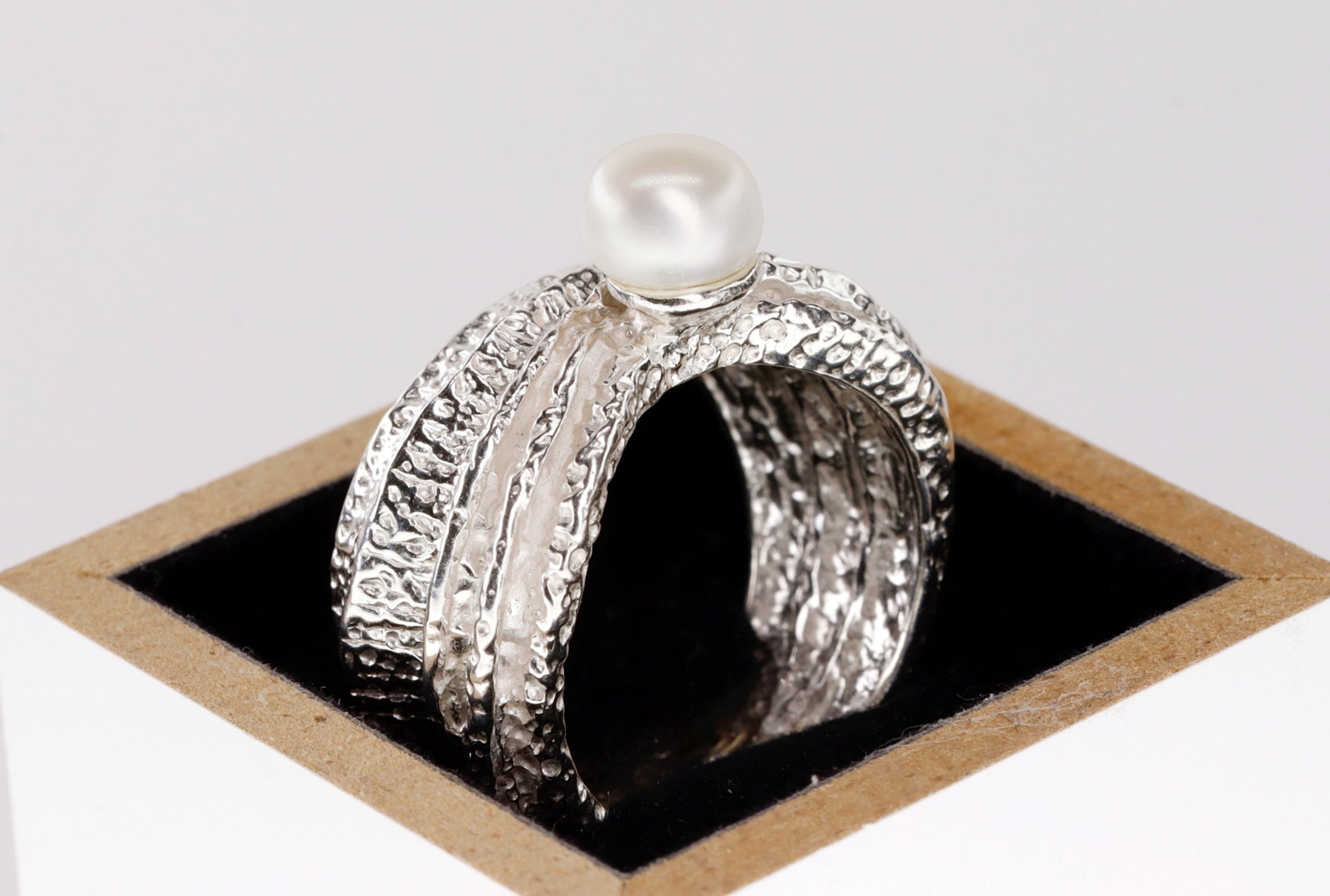 Silberring mit großer Perle - Gr. 56
