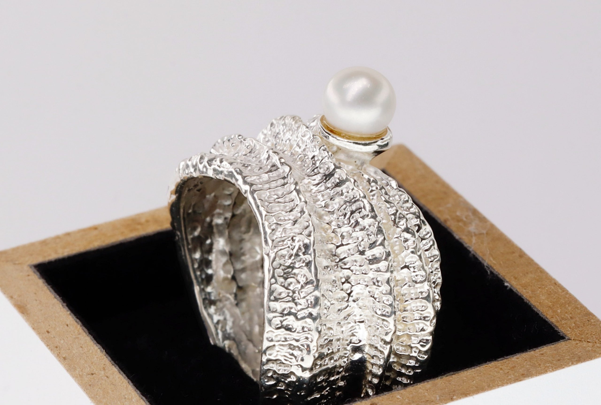 Silberring mit kleiner Perle - Gr. 58