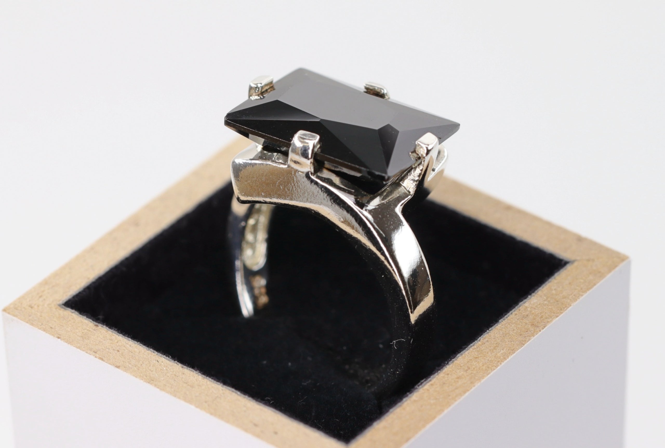 Ring mit schwarzem Zirkonia - Gr. 59