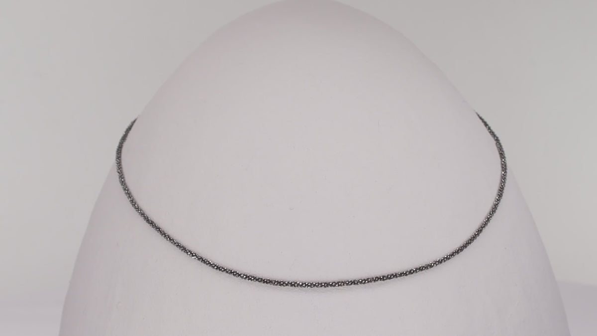 Diamantierte Criss-Cross-Kette geschwärzt Produktvideo