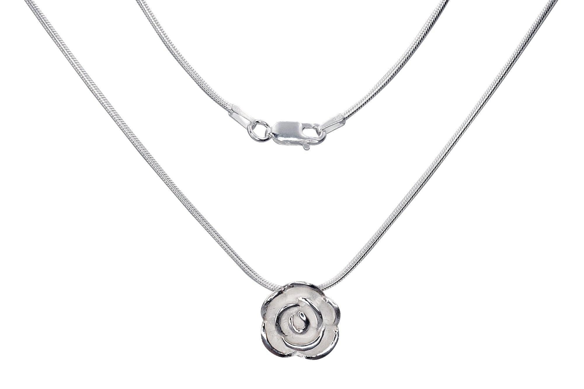 Eine Rose als Anhänger für Damen aus Silber mit sandgestrahlter Oberfläche und versenkten Ösen zum verdeckten Fädeln einer Kette.
