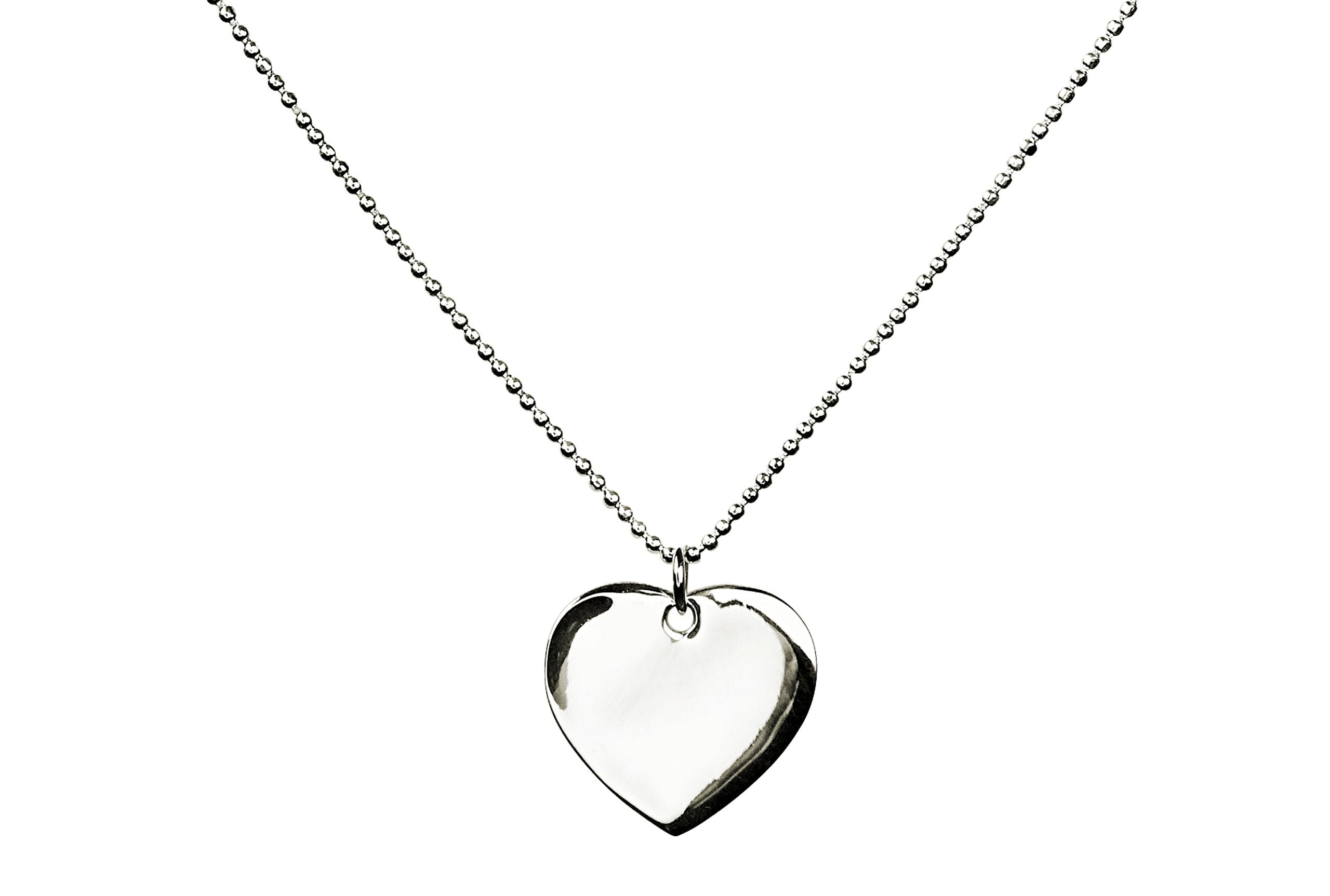Glänzender Herzanhänger aus Silber für Damen an einer diamantierten Kugelkette. Der Anhänger eignet sich auch zum Gravieren oder Lasern.