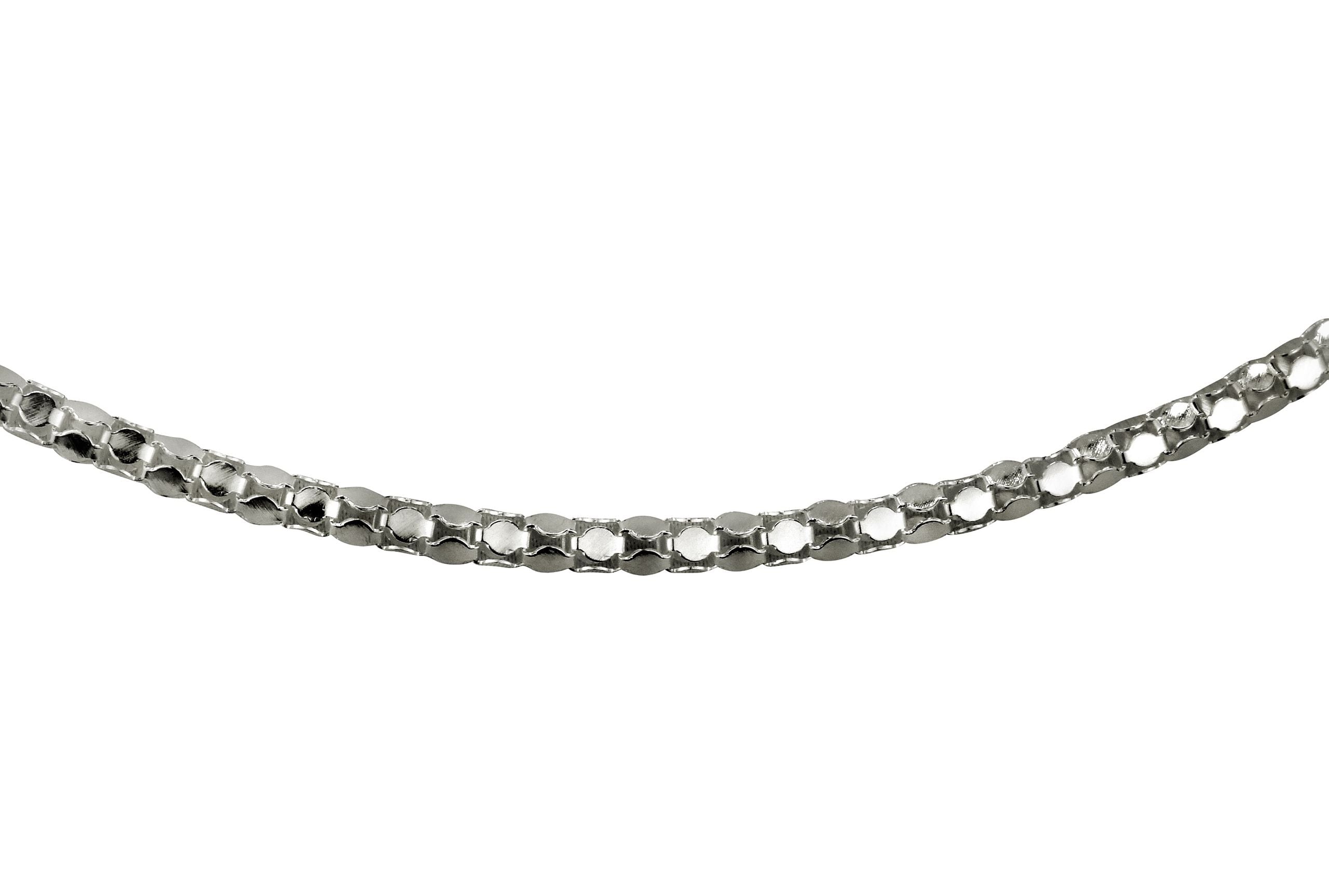 Eine Popcornkette aus Silber für Damen mit einem eleganten Geflecht und Karabinerverschluss.