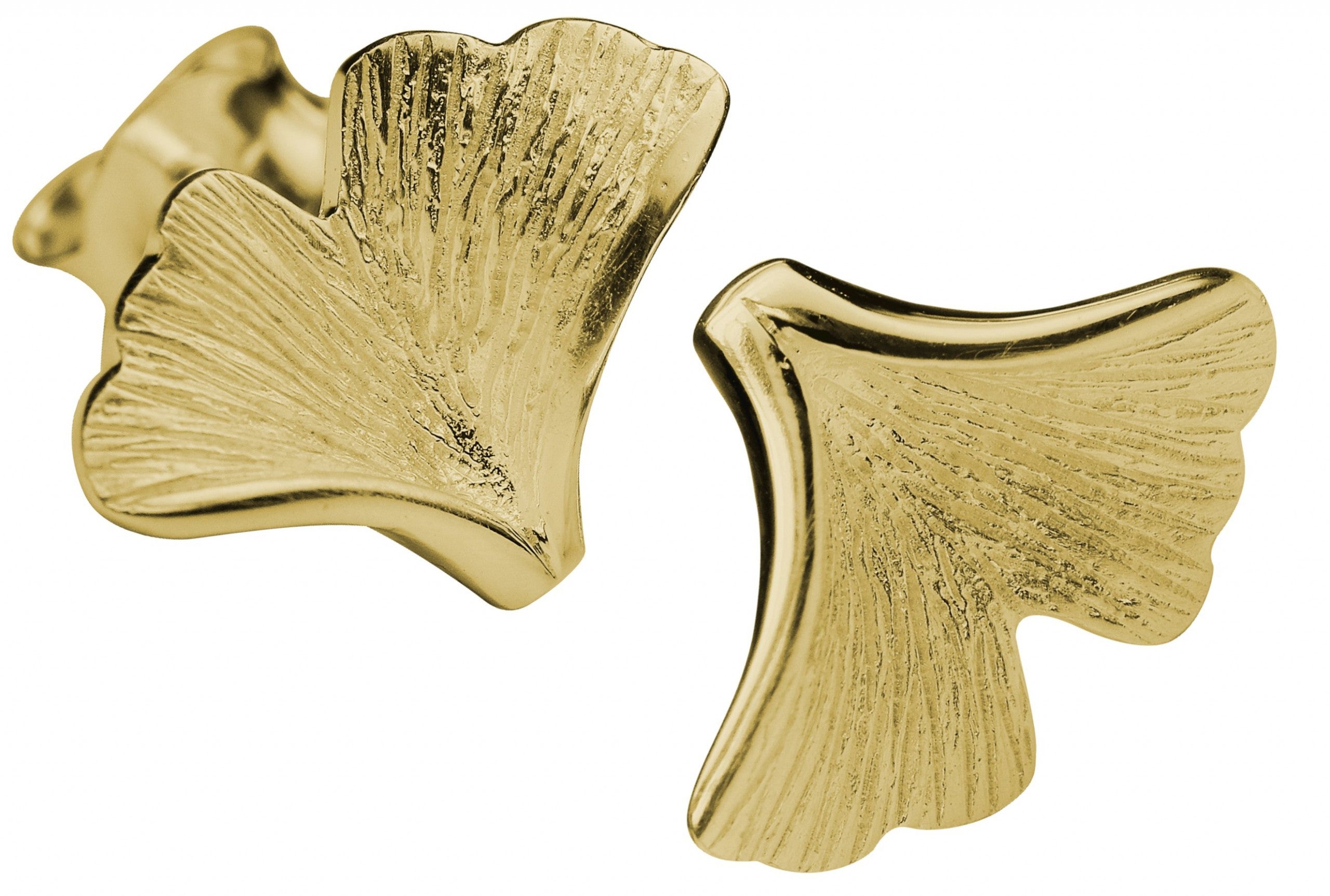 Ohrstecker aus Silber für Damen in Form eines Gingko Blattes mit fein mattierter und vergoldeter Oberfläche.