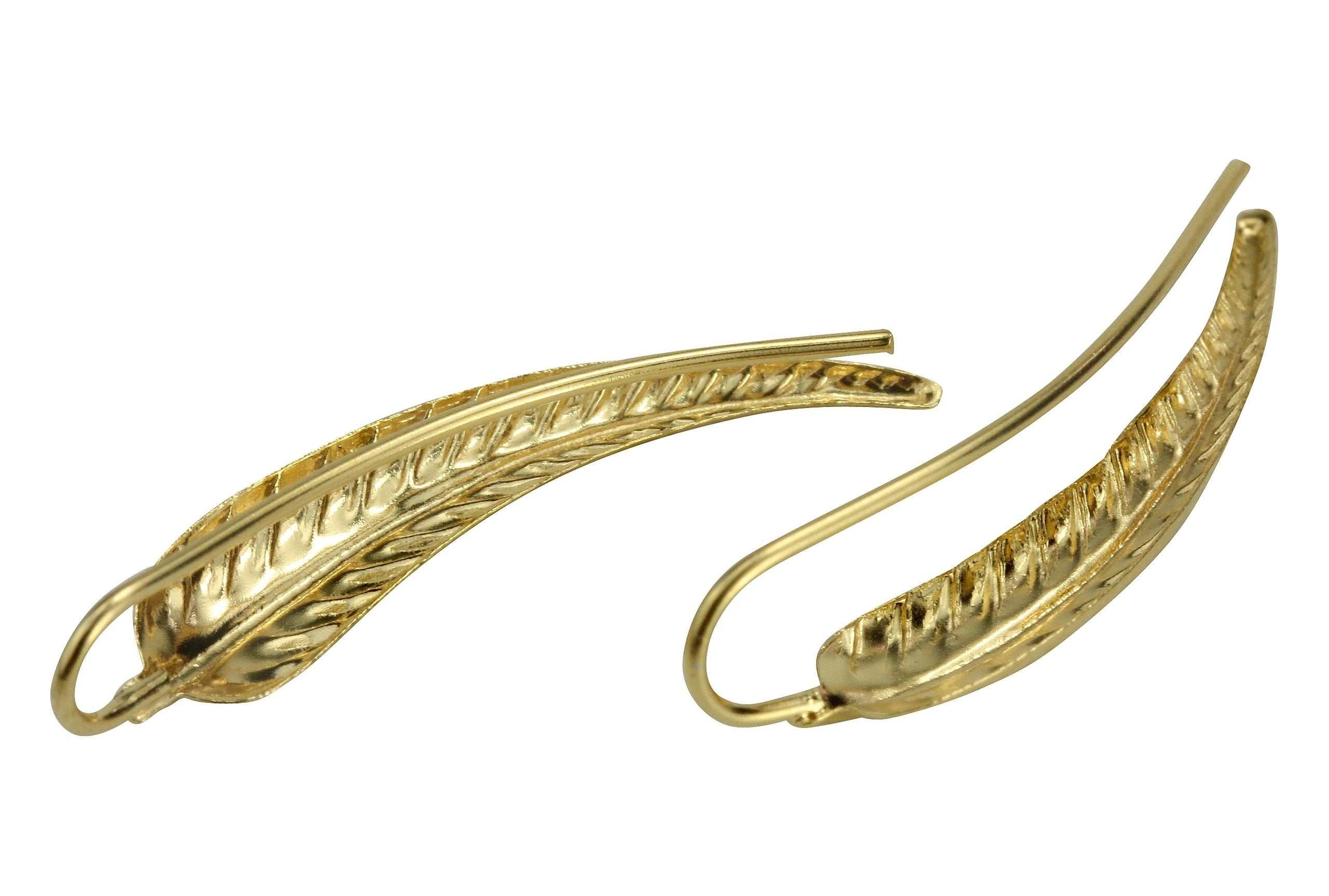Ein Paar Earcuffs in Form eines kleinen Blattes aus vergoldetem Silber für Damen.