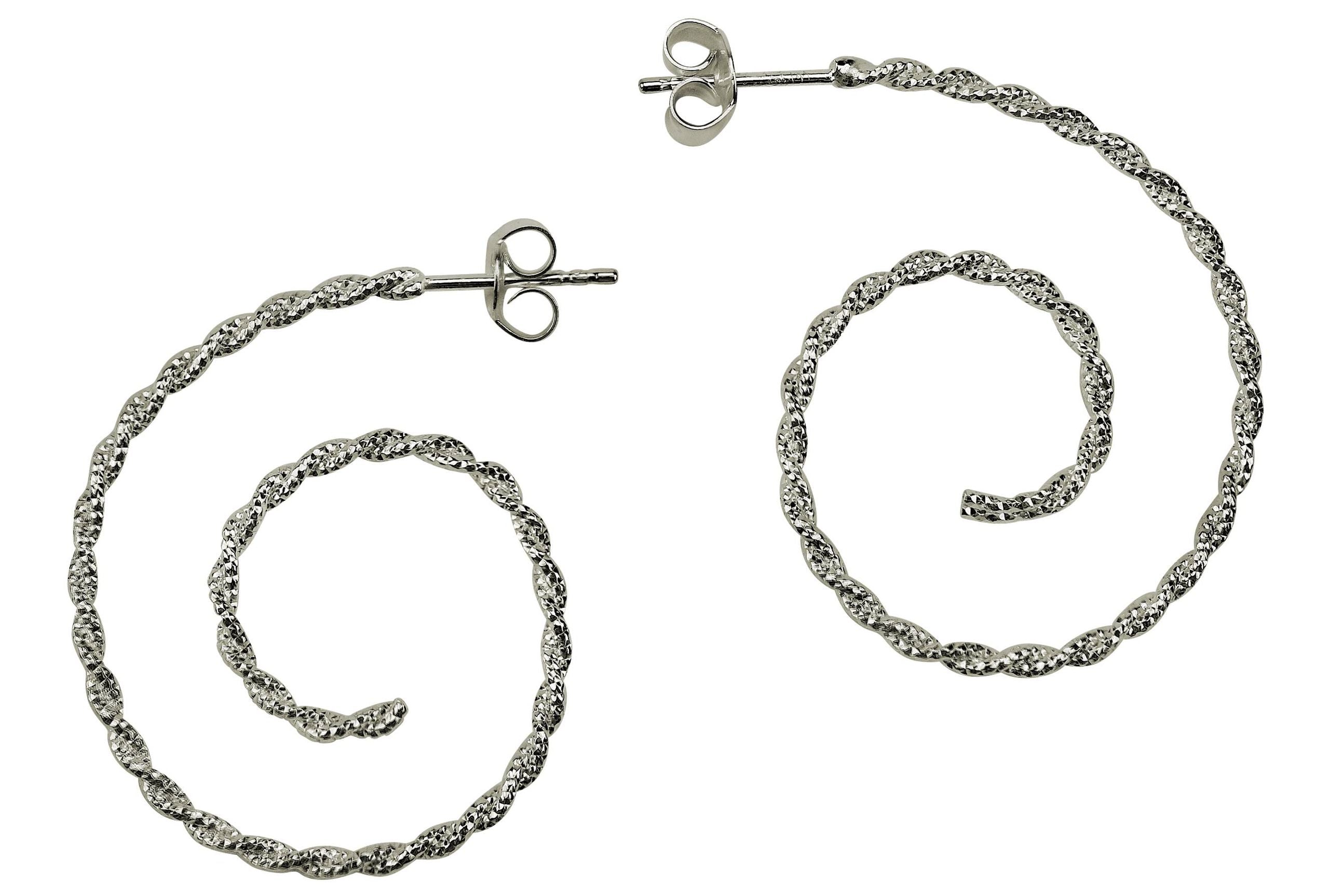 Ein Paar offene Creolen in Form einer Spirale mit diamantiert angeschliffener Oberfläche für Damen.