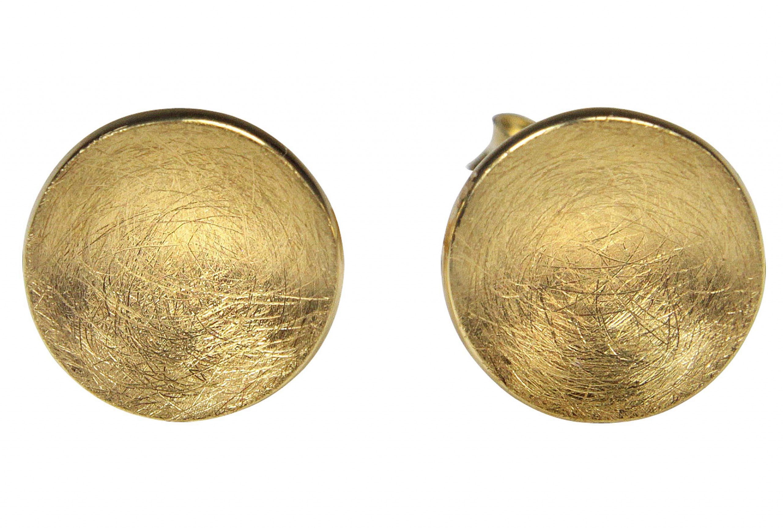 Ohrstecker für Damen in Form eines konkaven Kreises. Die Ohrringe bestehen aus Silber und die Oberfläche ist vergoldet.