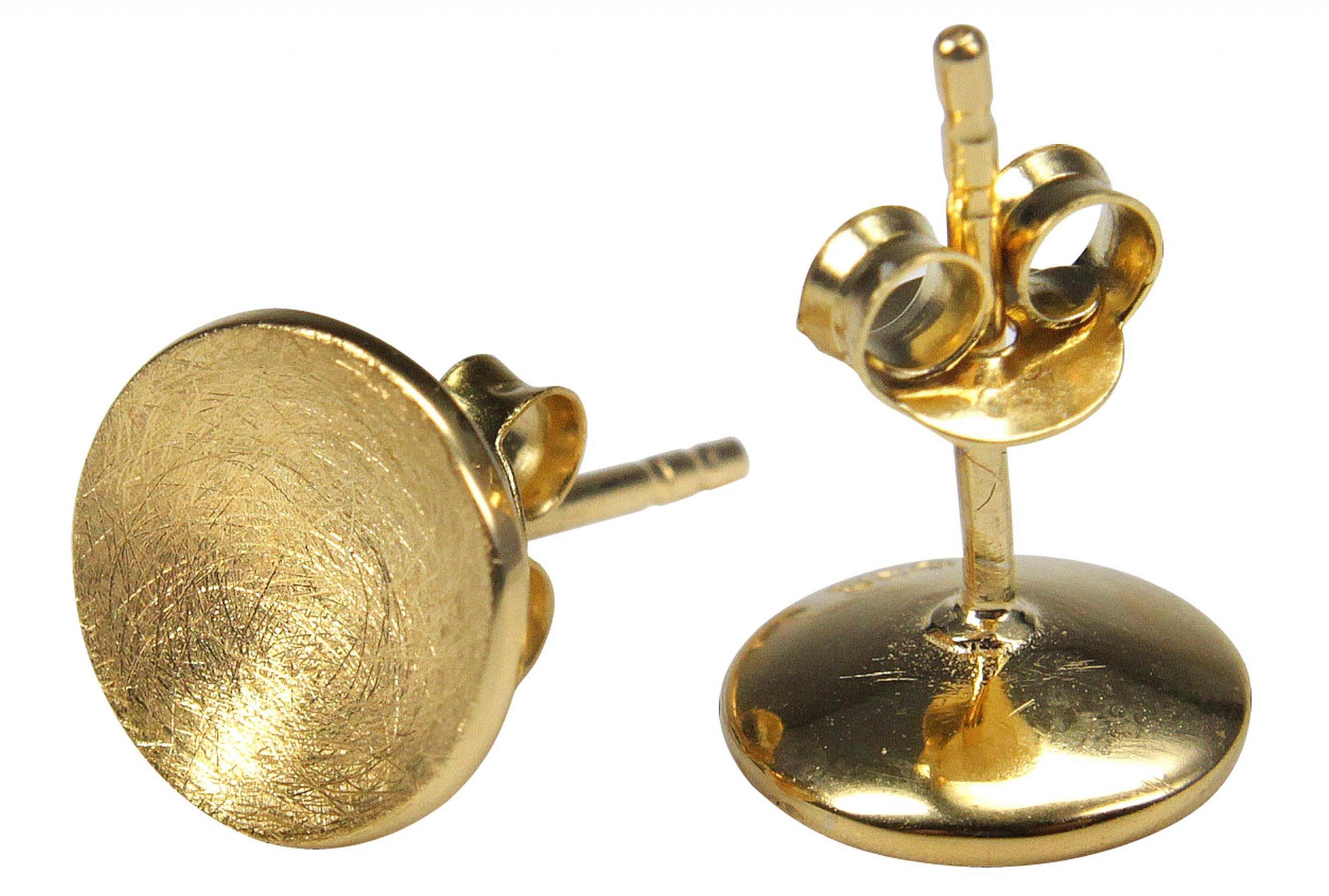 Ohrstecker für Damen in Form eines konkaven Kreises. Die Ohrringe bestehen aus Silber und die Oberfläche ist vergoldet.