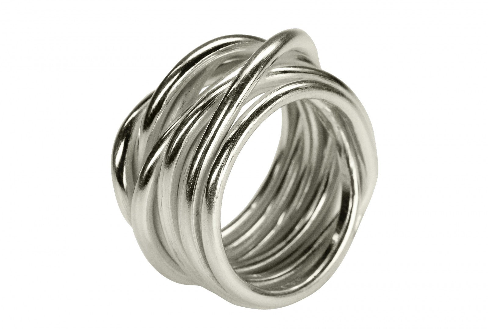 Wickelring aus Silber aus sieben einzelnen Silbersträngen, die fest miteinander verbunden sind und dabei zusammen einen Ring formen, in den Größen von 64 bis 70.